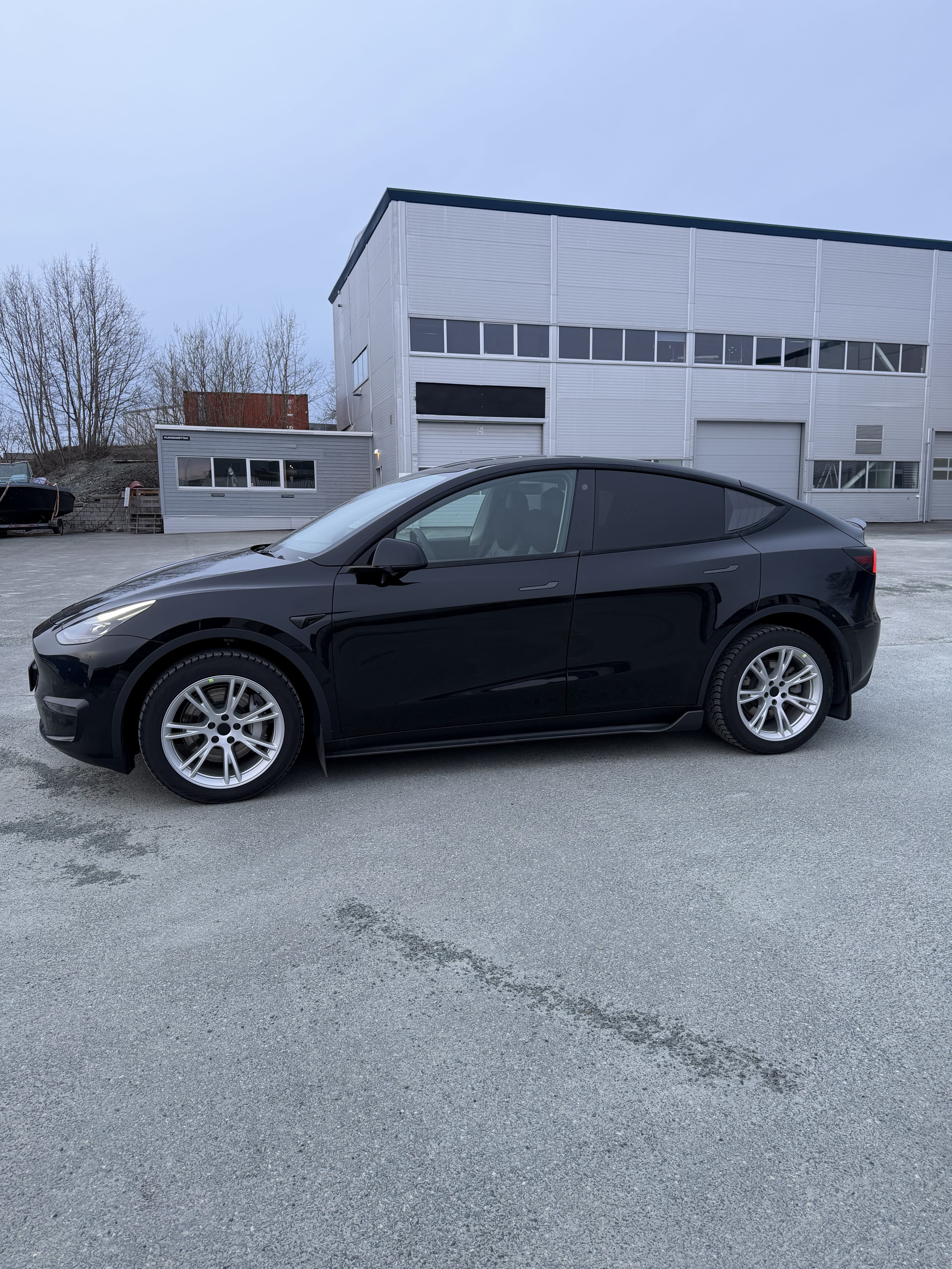 Tesla Model Y Long Range med Aircondition