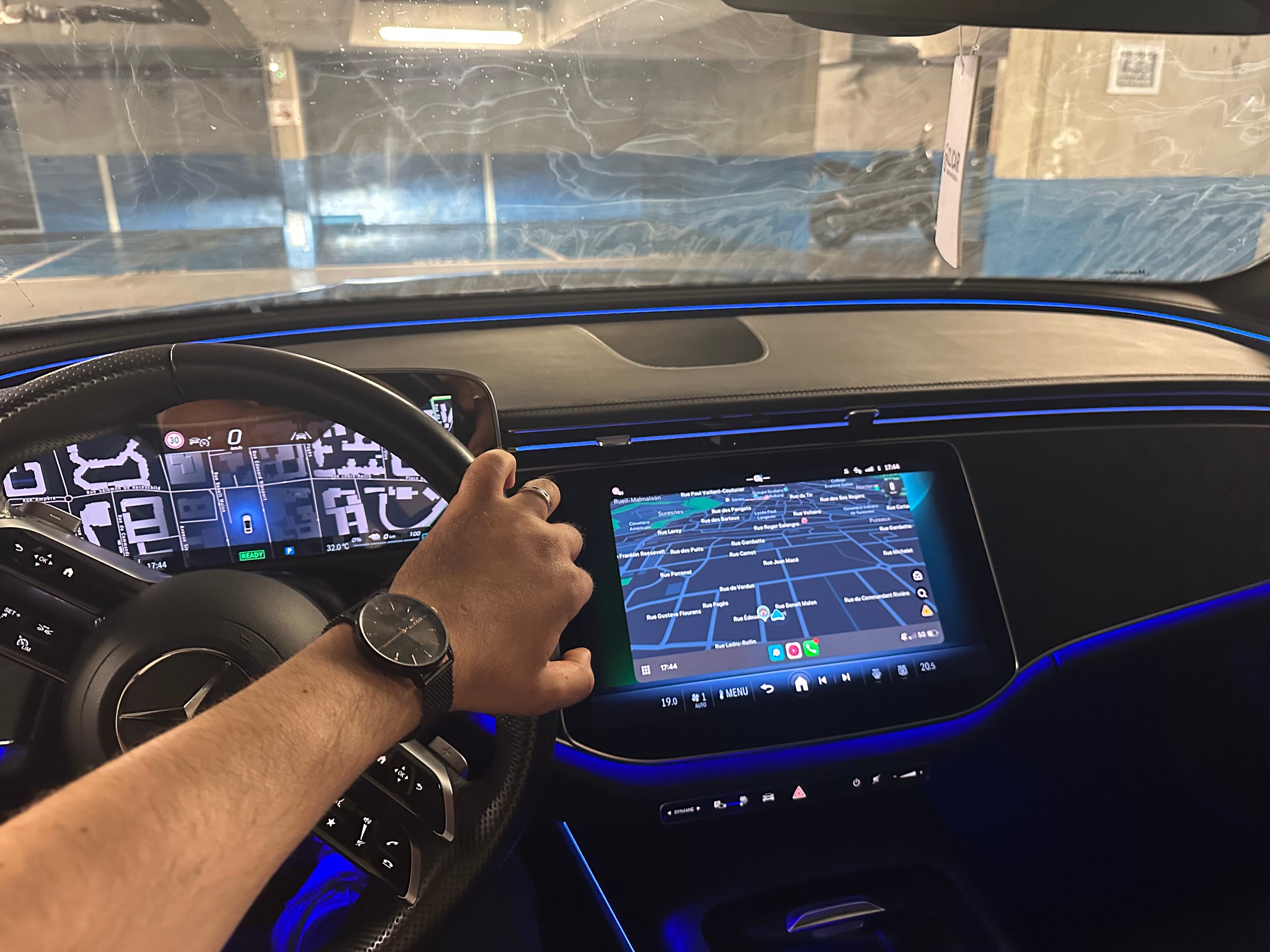Mercedes-Benz Classe E E 300 avec GPS
