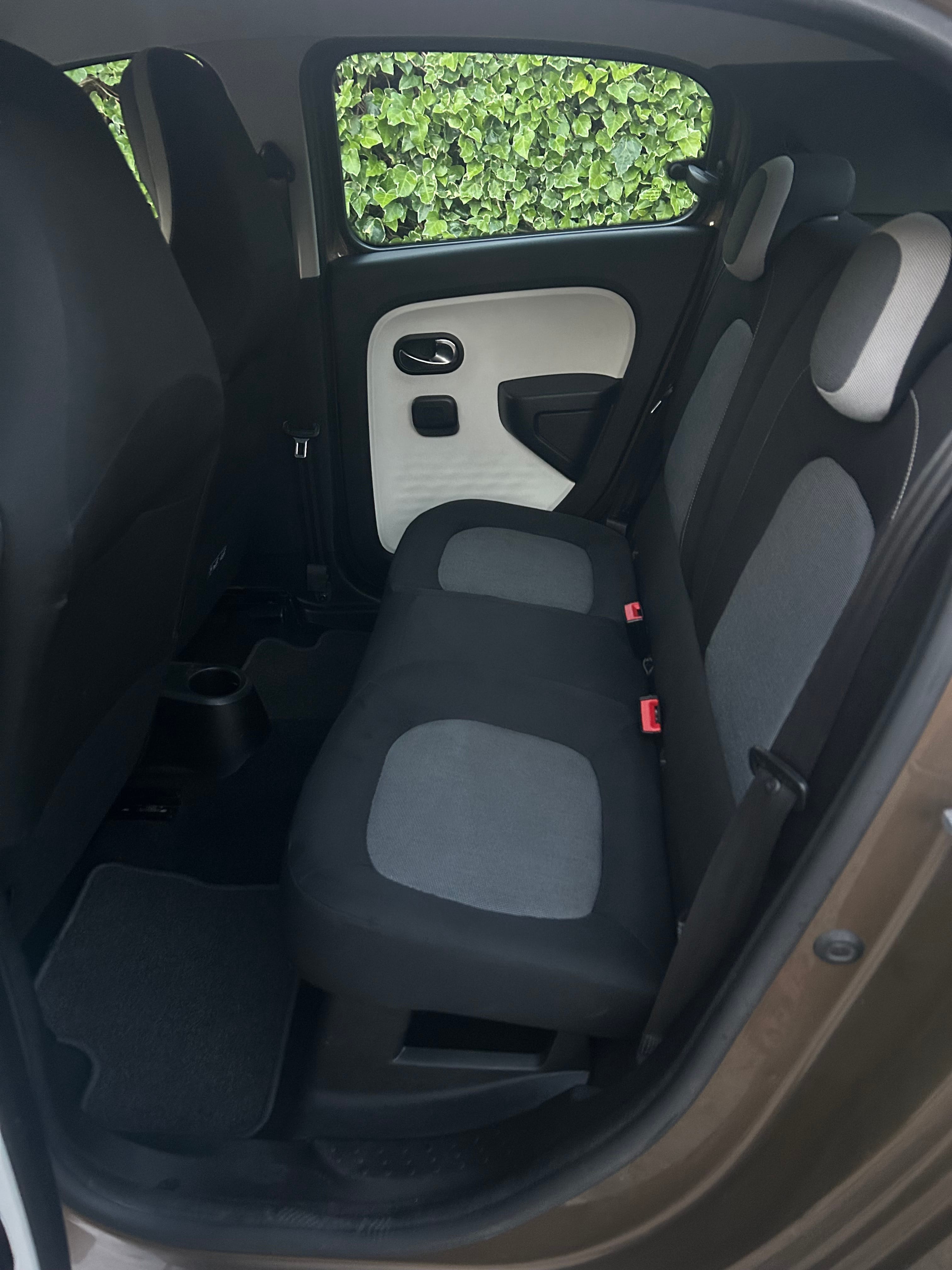 Renault Twingo avec Autoradio