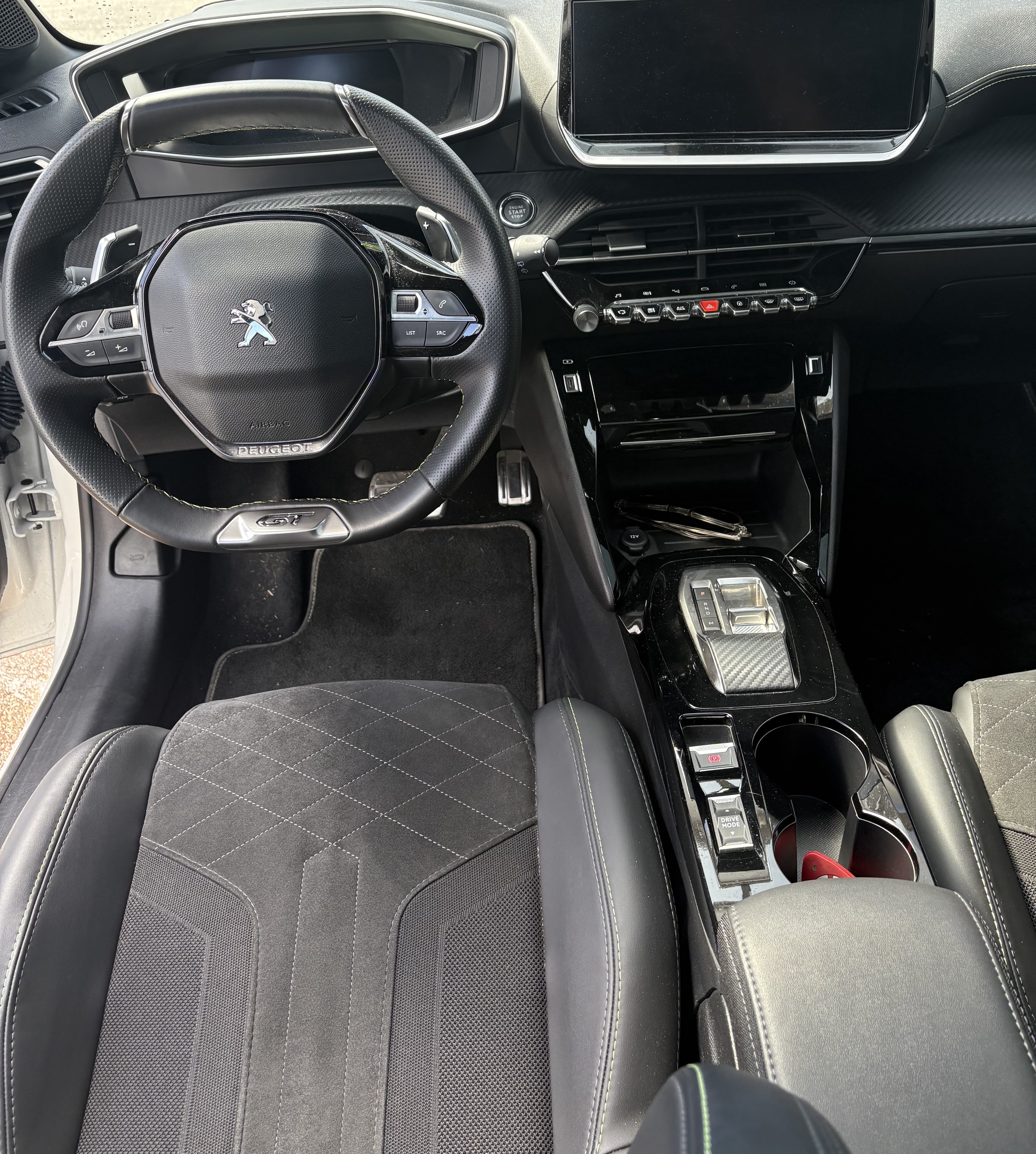 Peugeot 208 avec GPS