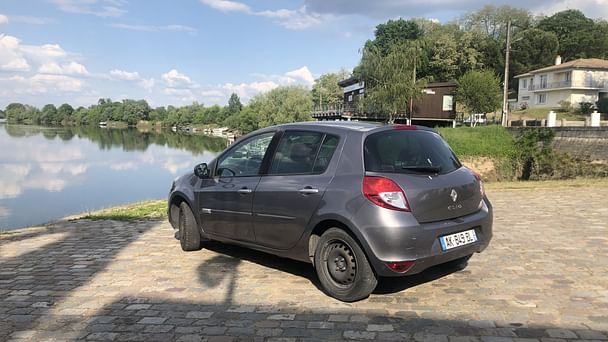 Renault Clio Louez la Renault Clio Essence – Pratique, Confortable et Économique ! avec Régulateur de vitesse