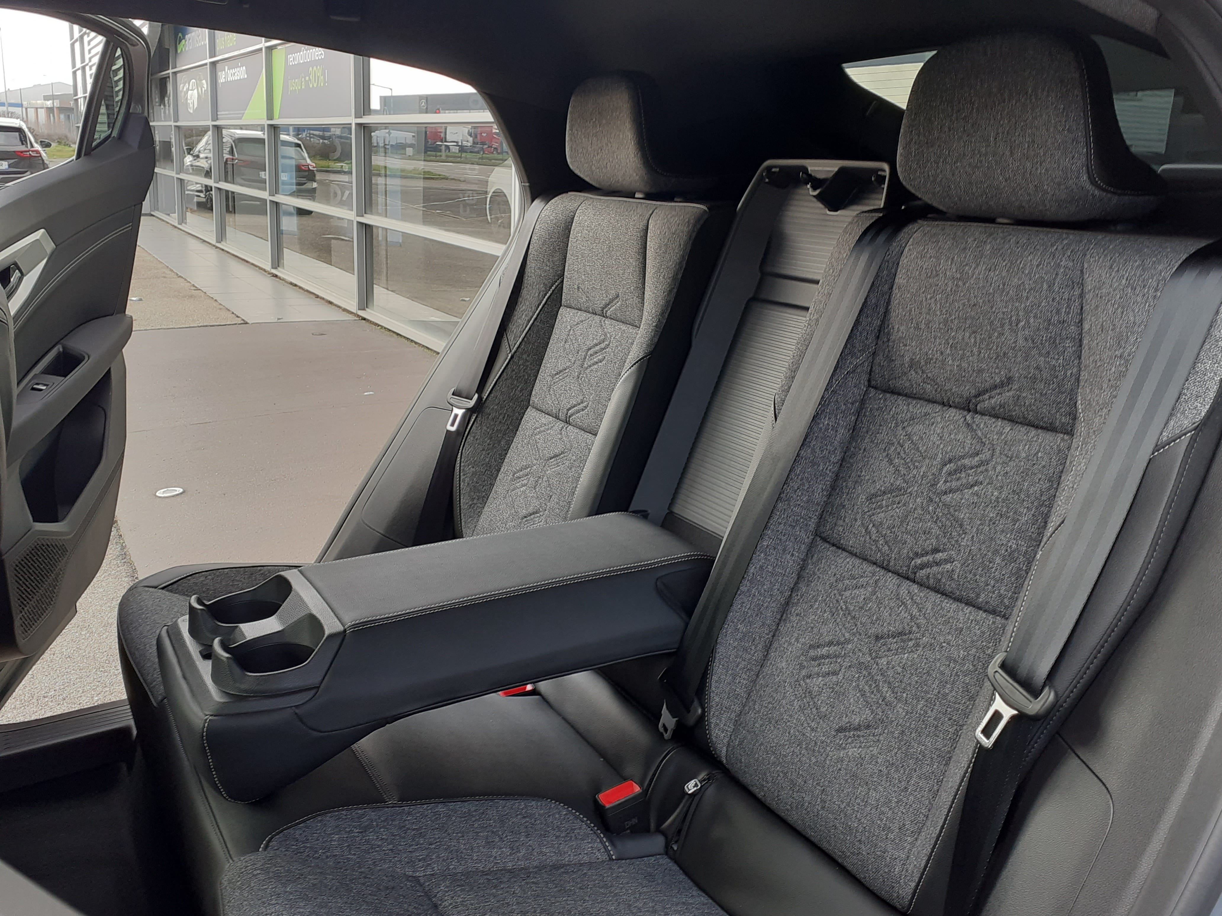 Renault Rafale E-Tech hybrid recharge automatique + vignette Suisse avec Audio Bluetooth