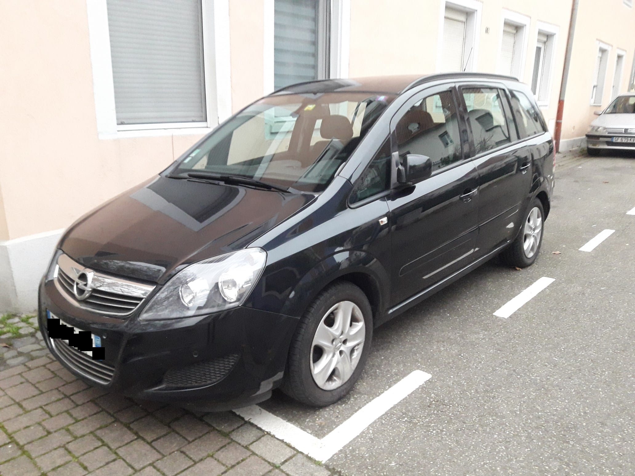 Opel Zafira, 2015, Essence 95, 7 places