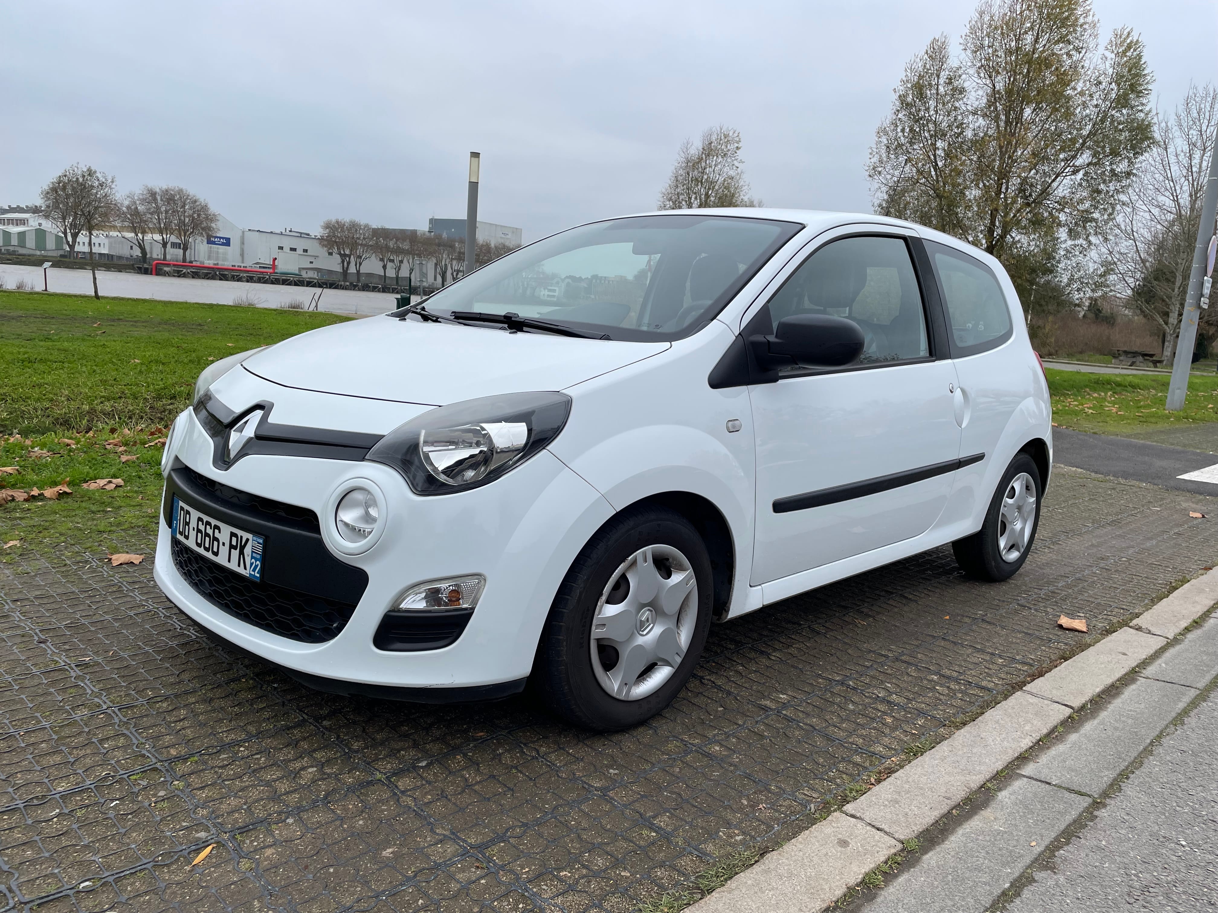 Renault Twingo II, 2013, Essence 95