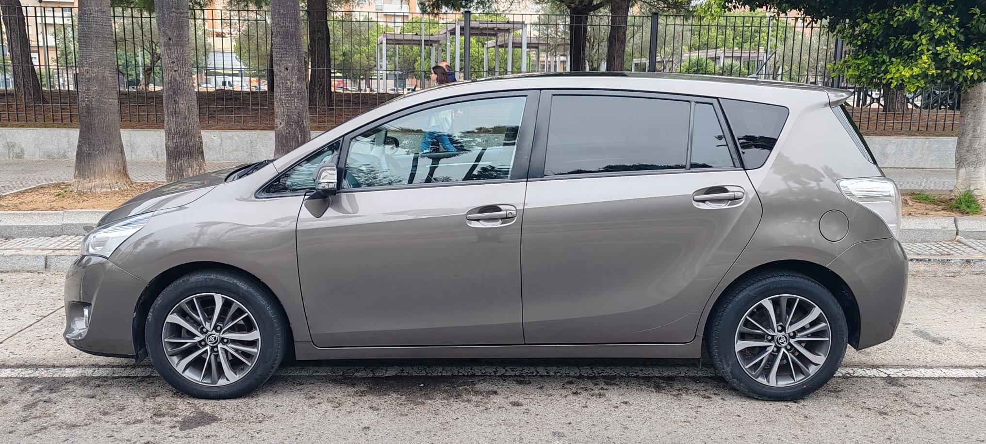 Toyota Verso 1.6 VVT-i 132 CV 7 plazas con Aire acondicionado