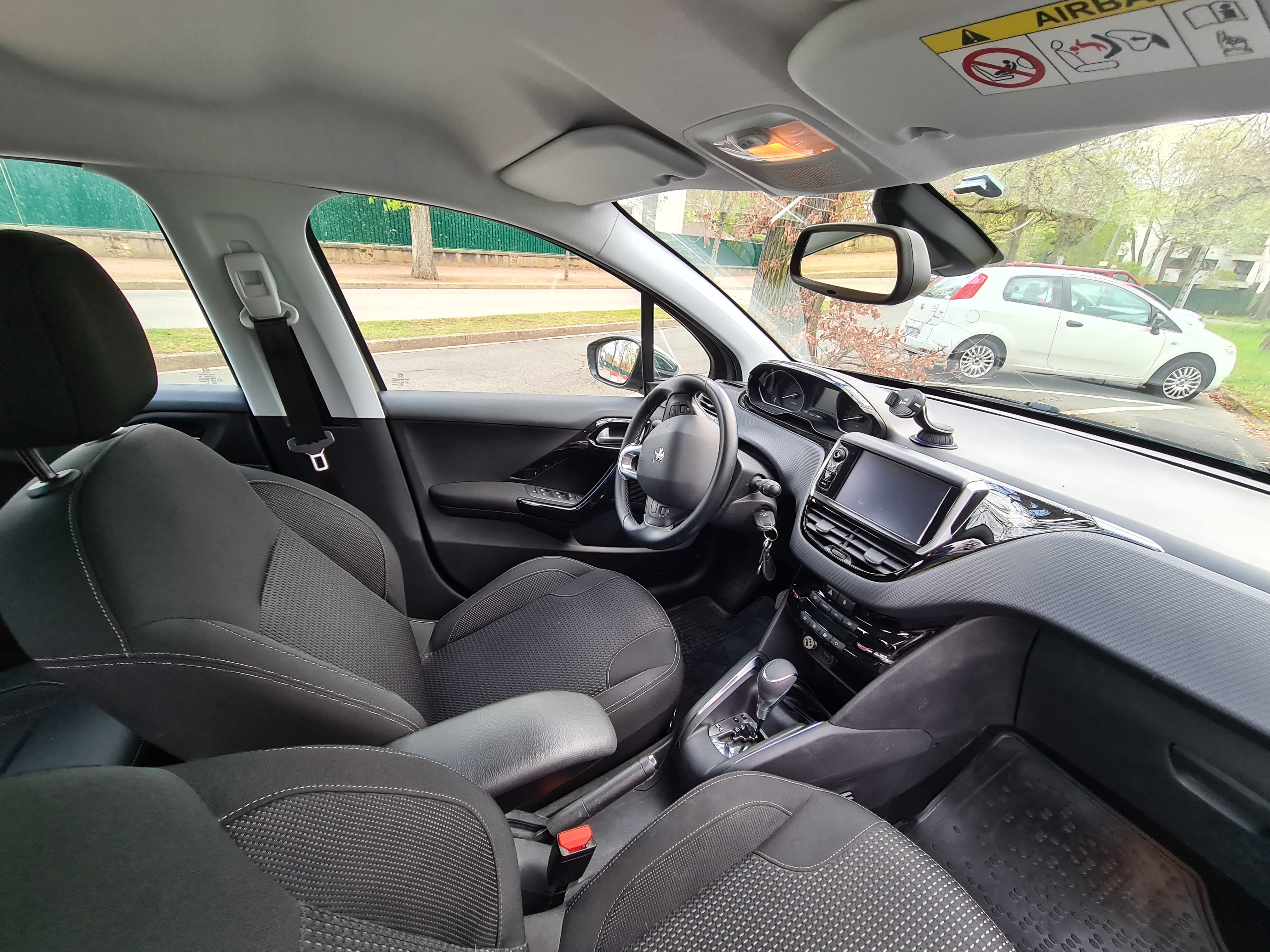 Peugeot 208 avec Régulateur de vitesse