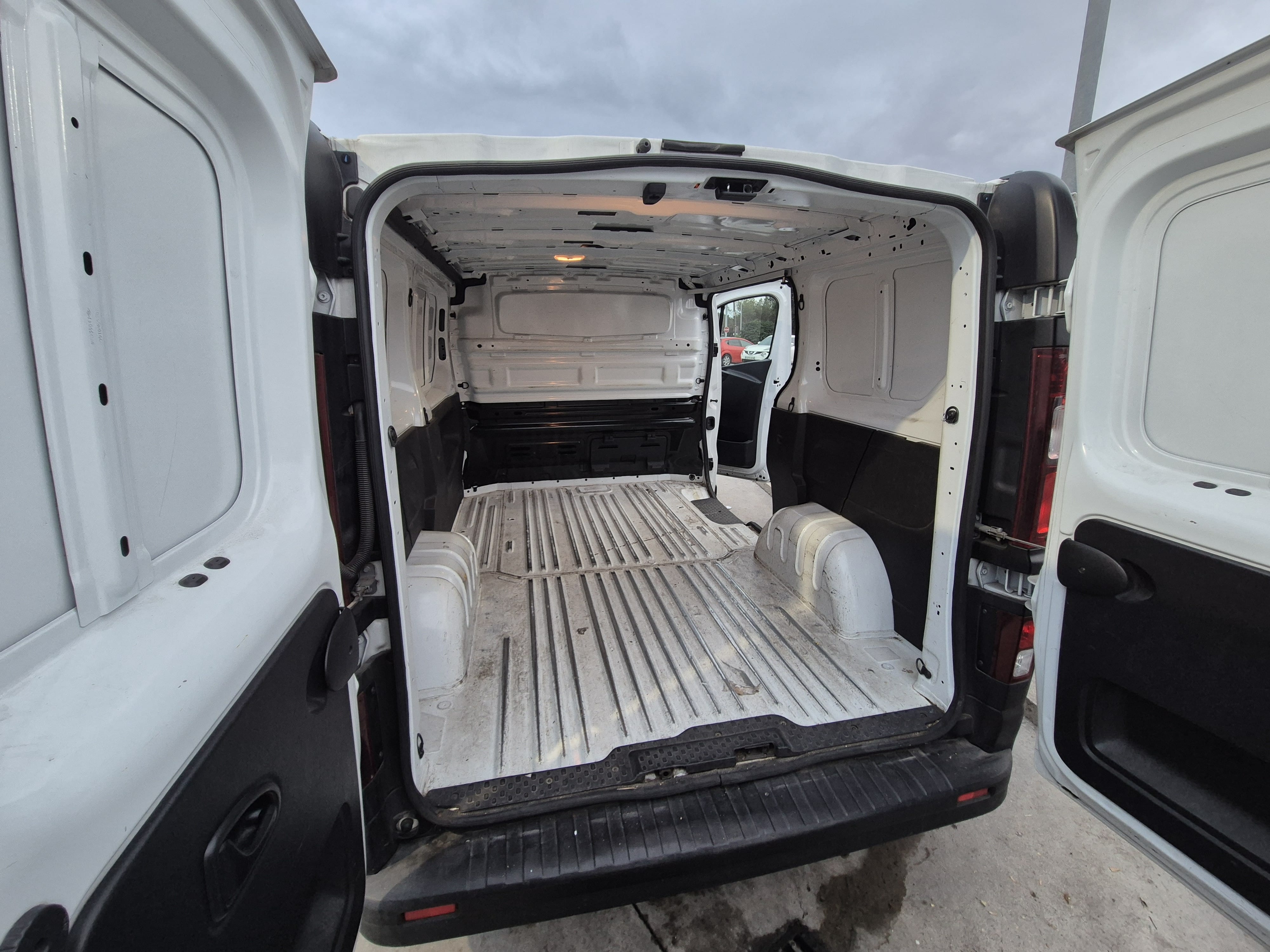 Nissan NV300 con Aire acondicionado