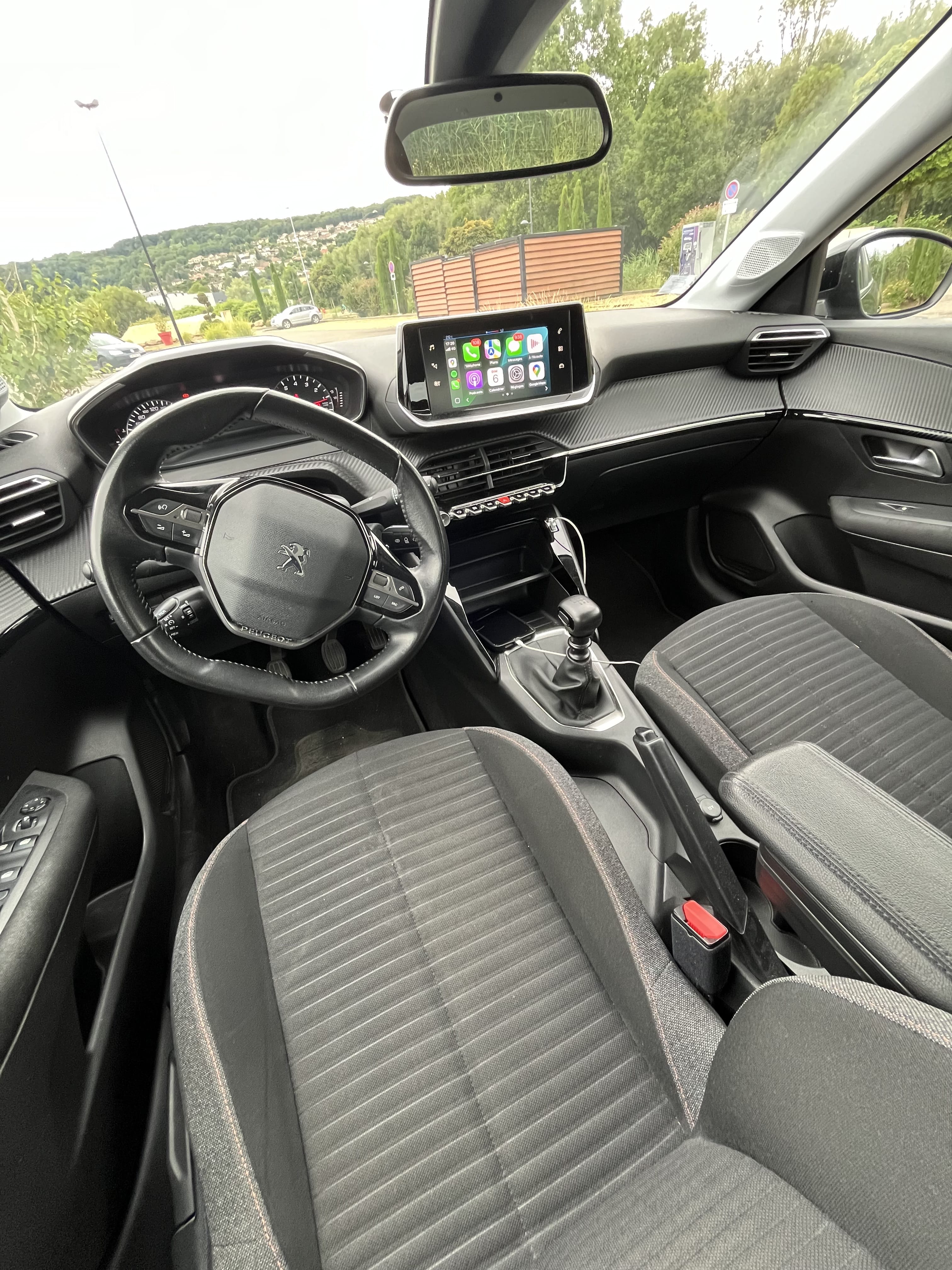 Peugeot 208 avec GPS