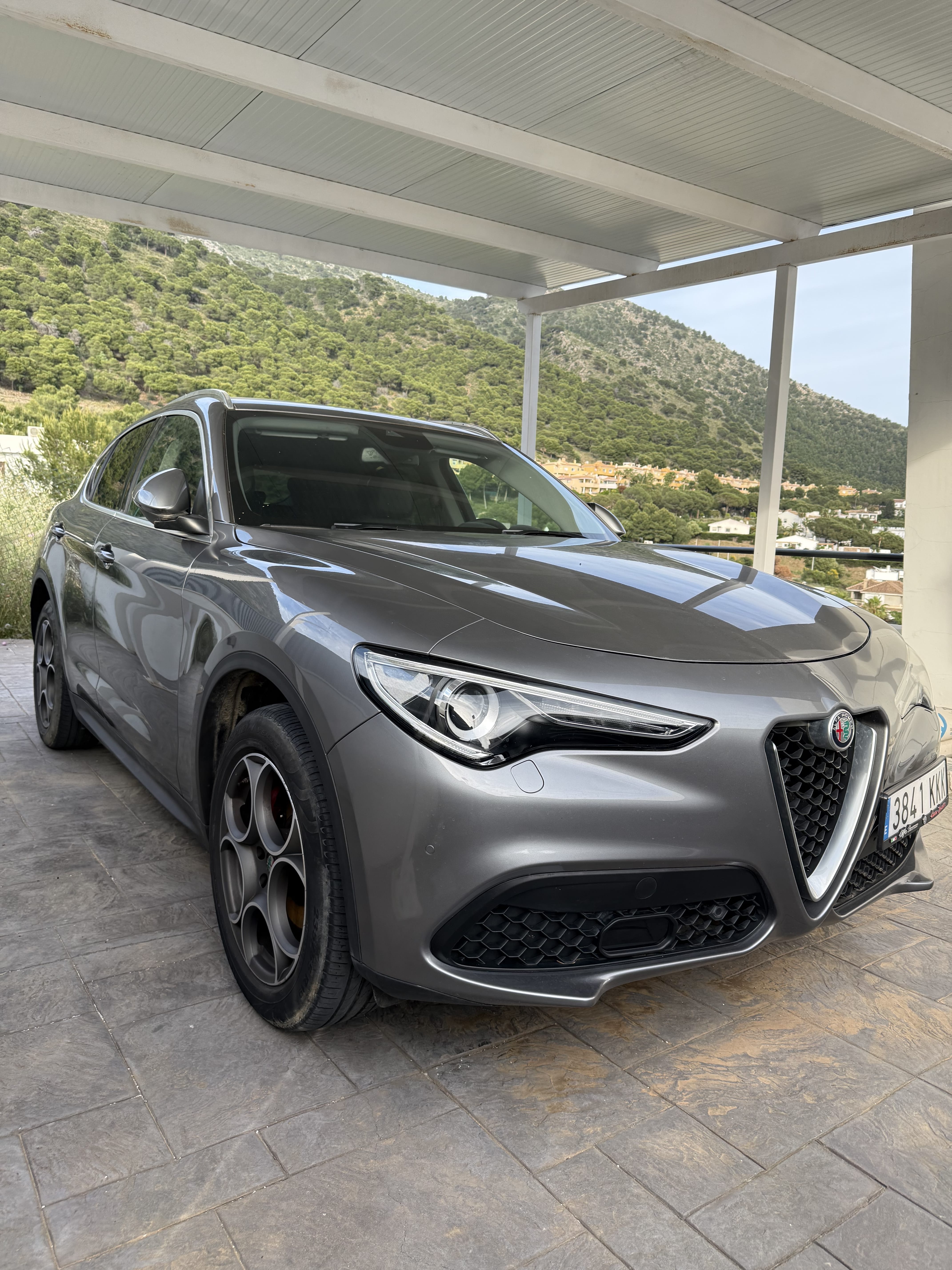 Alfa-Romeo Stelvio, 2018, Gasolina 95, Automatik
