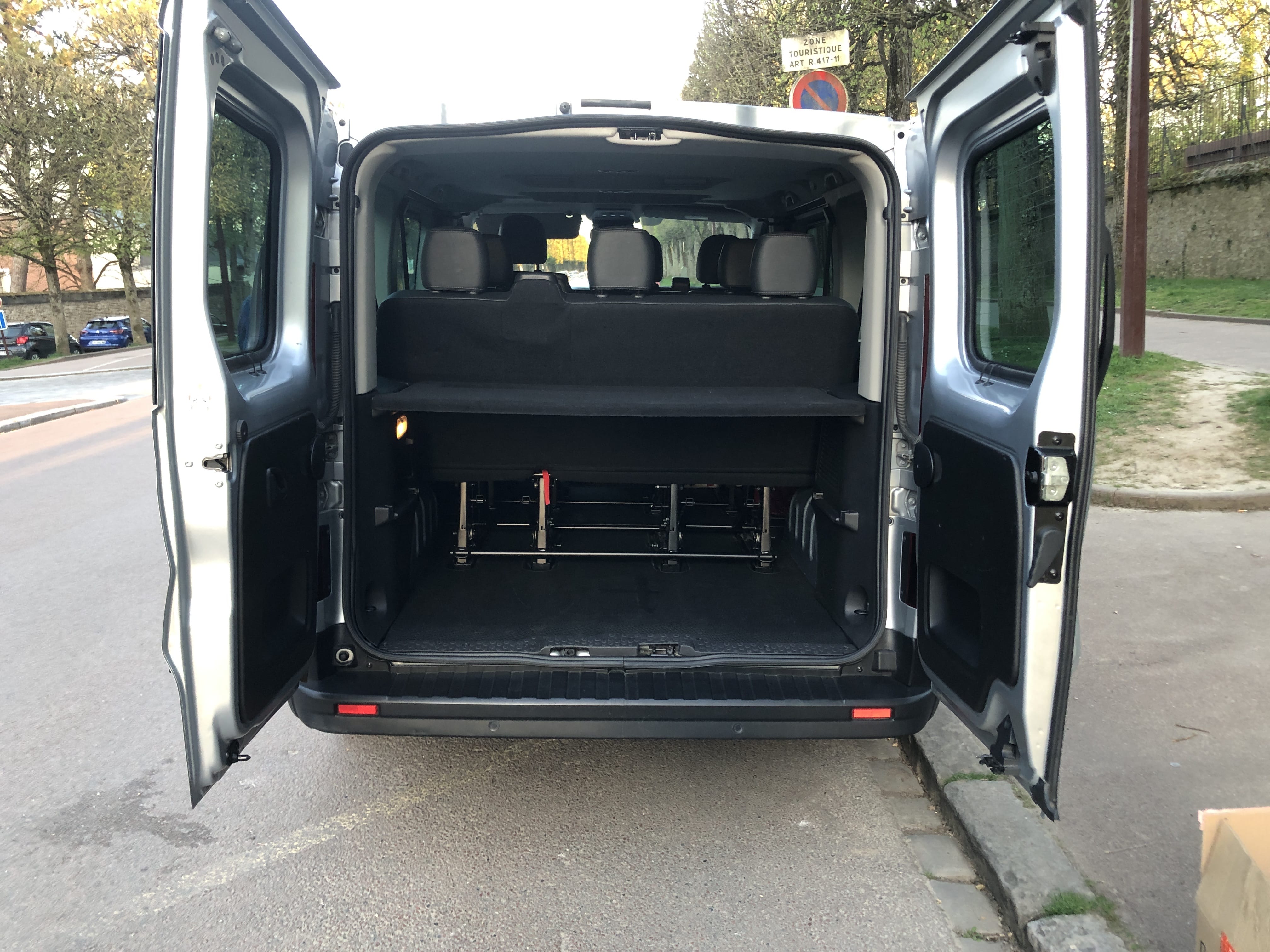 Renault Trafic Passenger Automatic avec Apple CarPlay