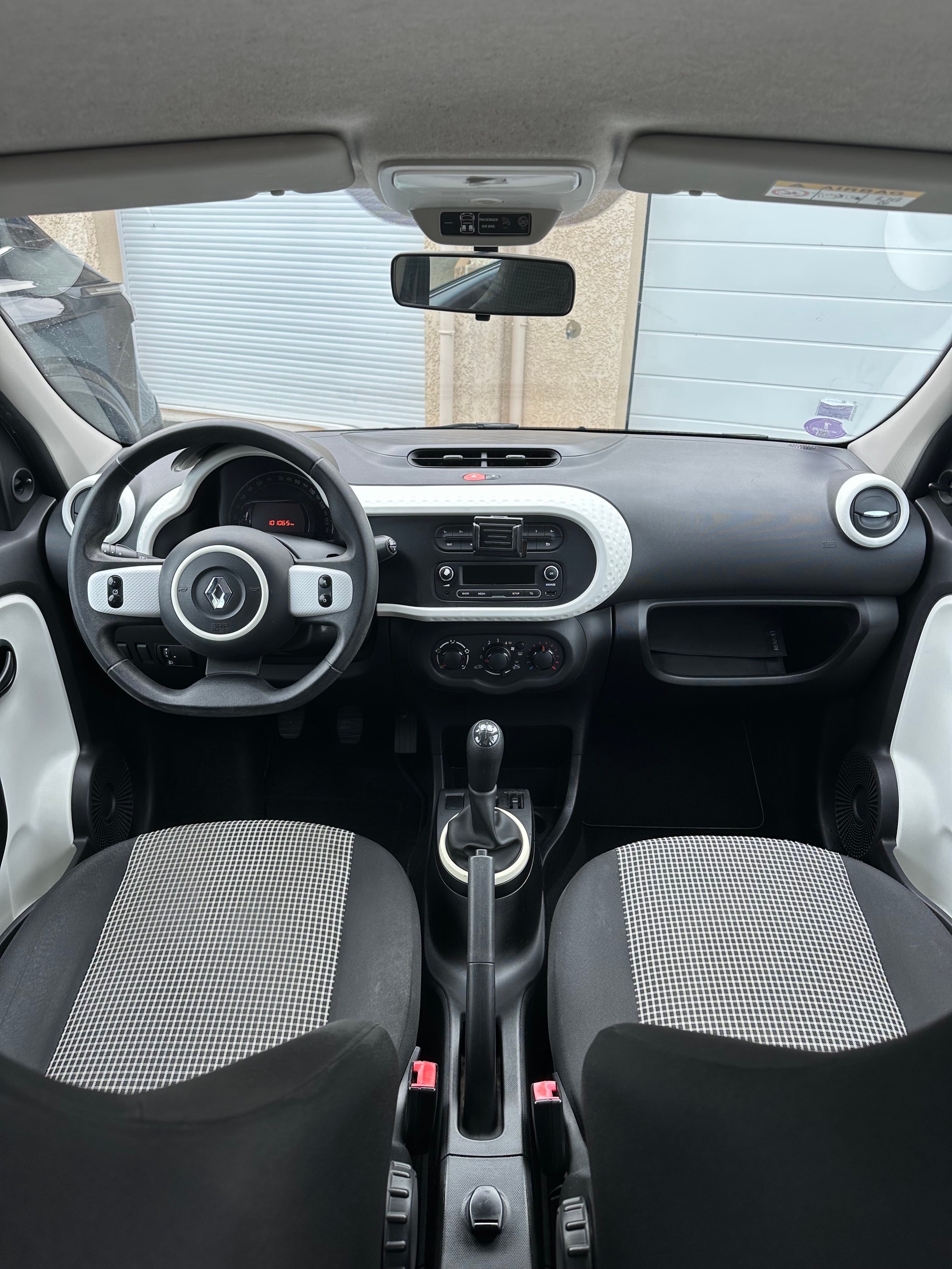 Renault Twingo III avec Autoradio