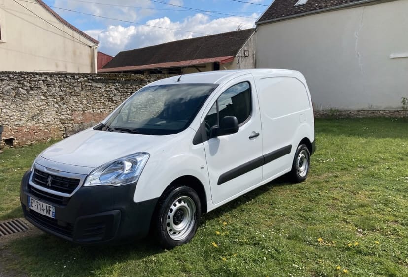 Peugeot Partner Fourgon, 2018, Essence 95