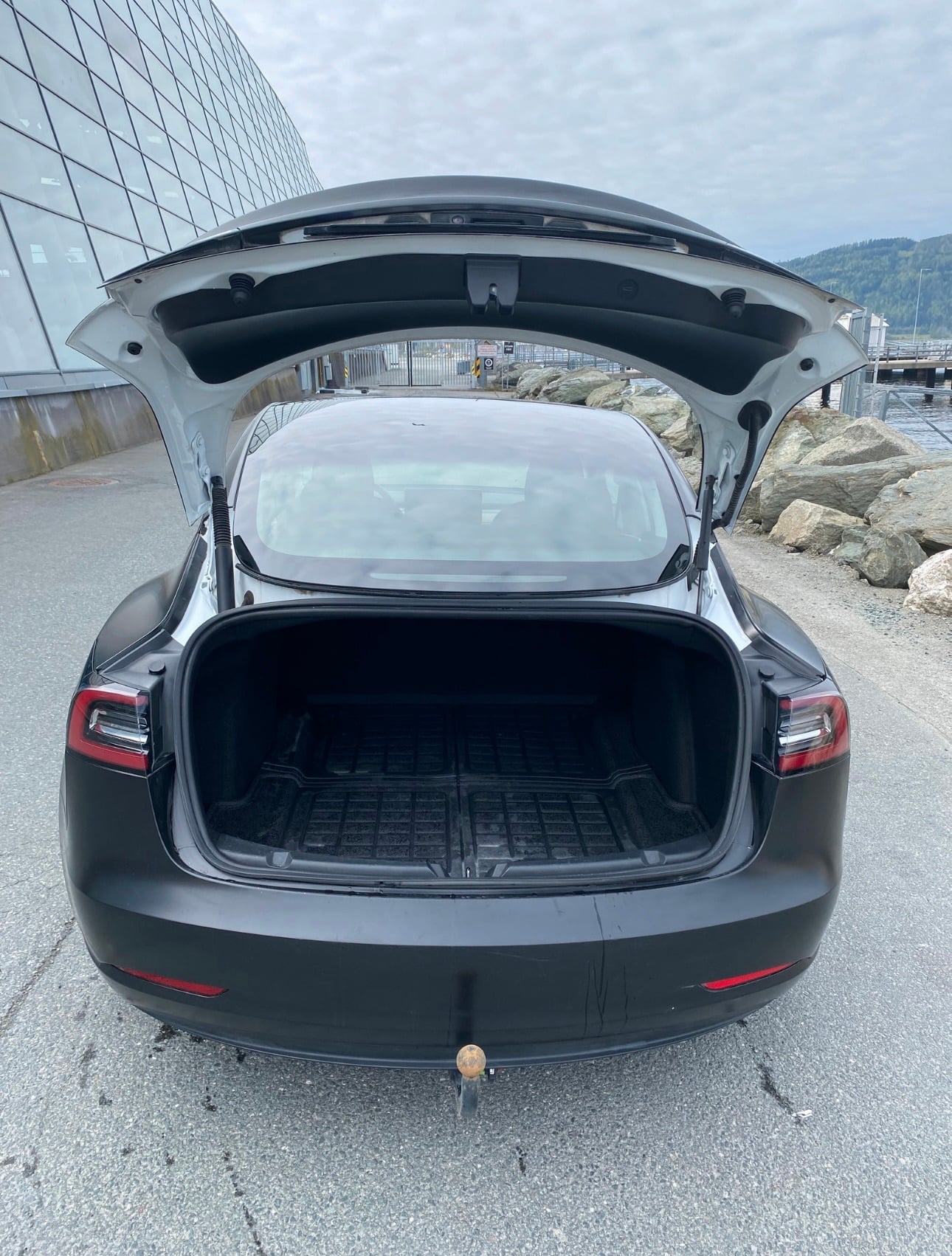 Tesla Model 3 Long Range med GPS