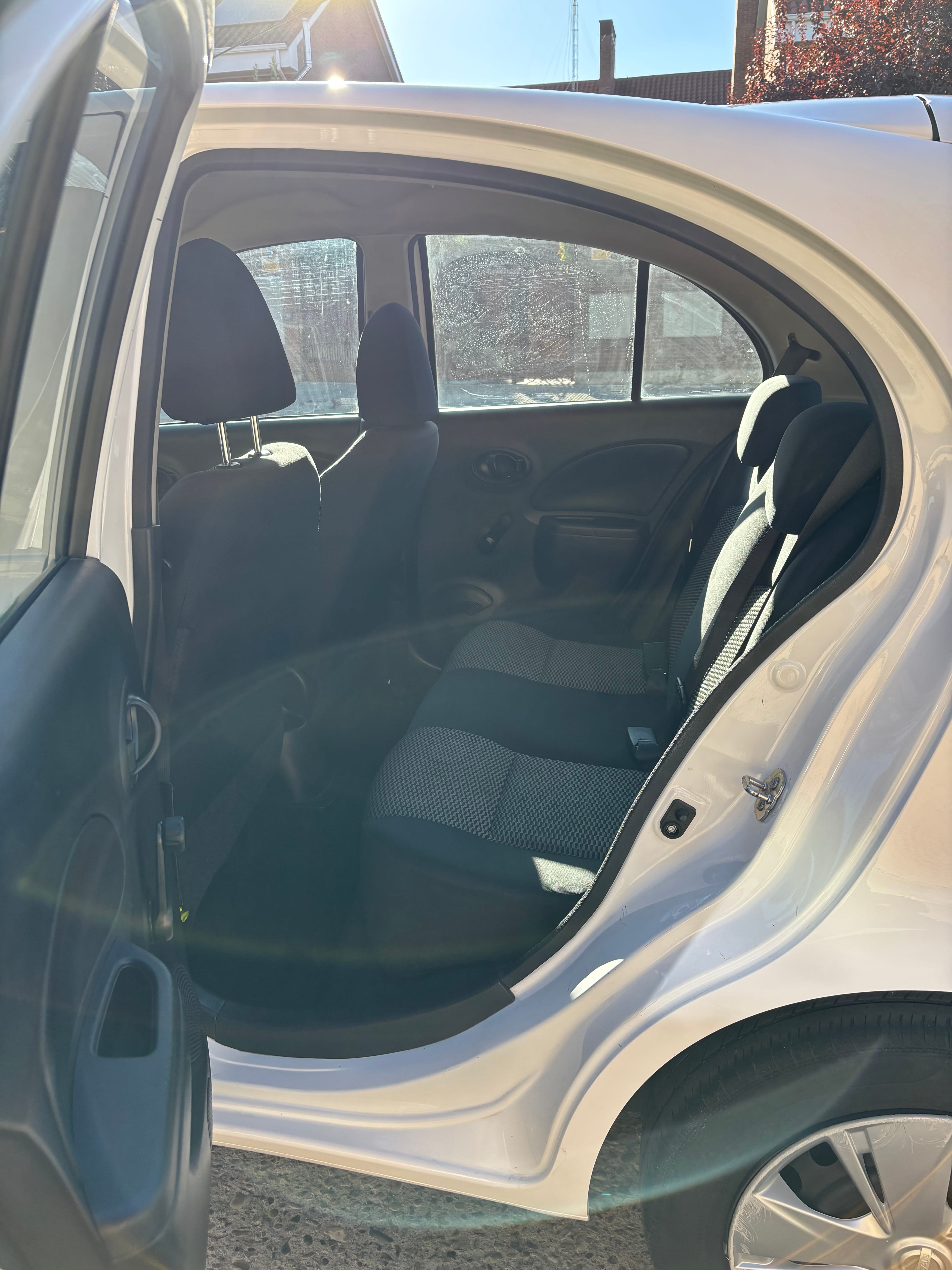 Nissan Micra  1.2 - Bajo consumo, 5 plazas y etiqueta C con Entrada de Audio/iPod