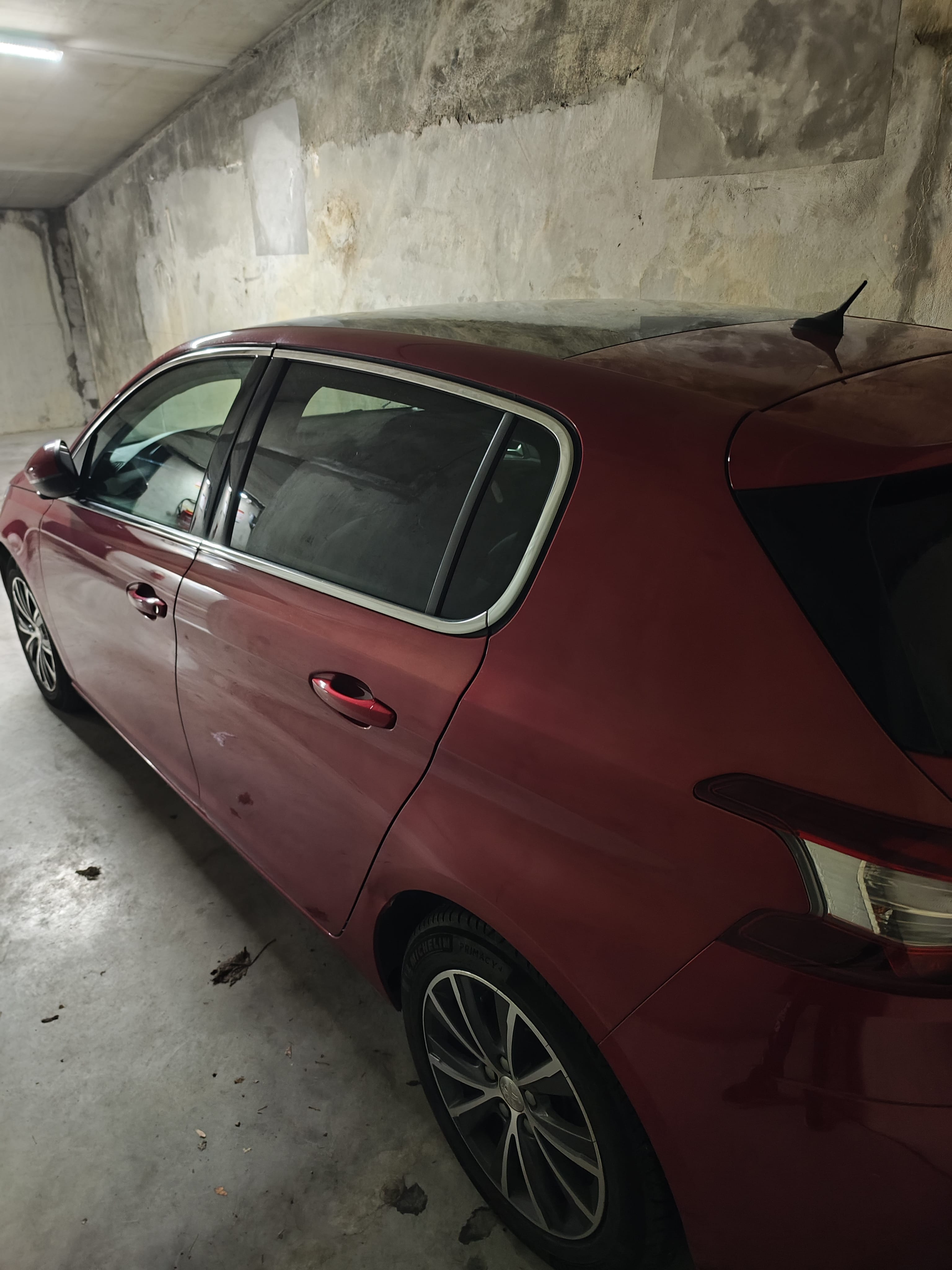 Peugeot 308 avec Apple CarPlay