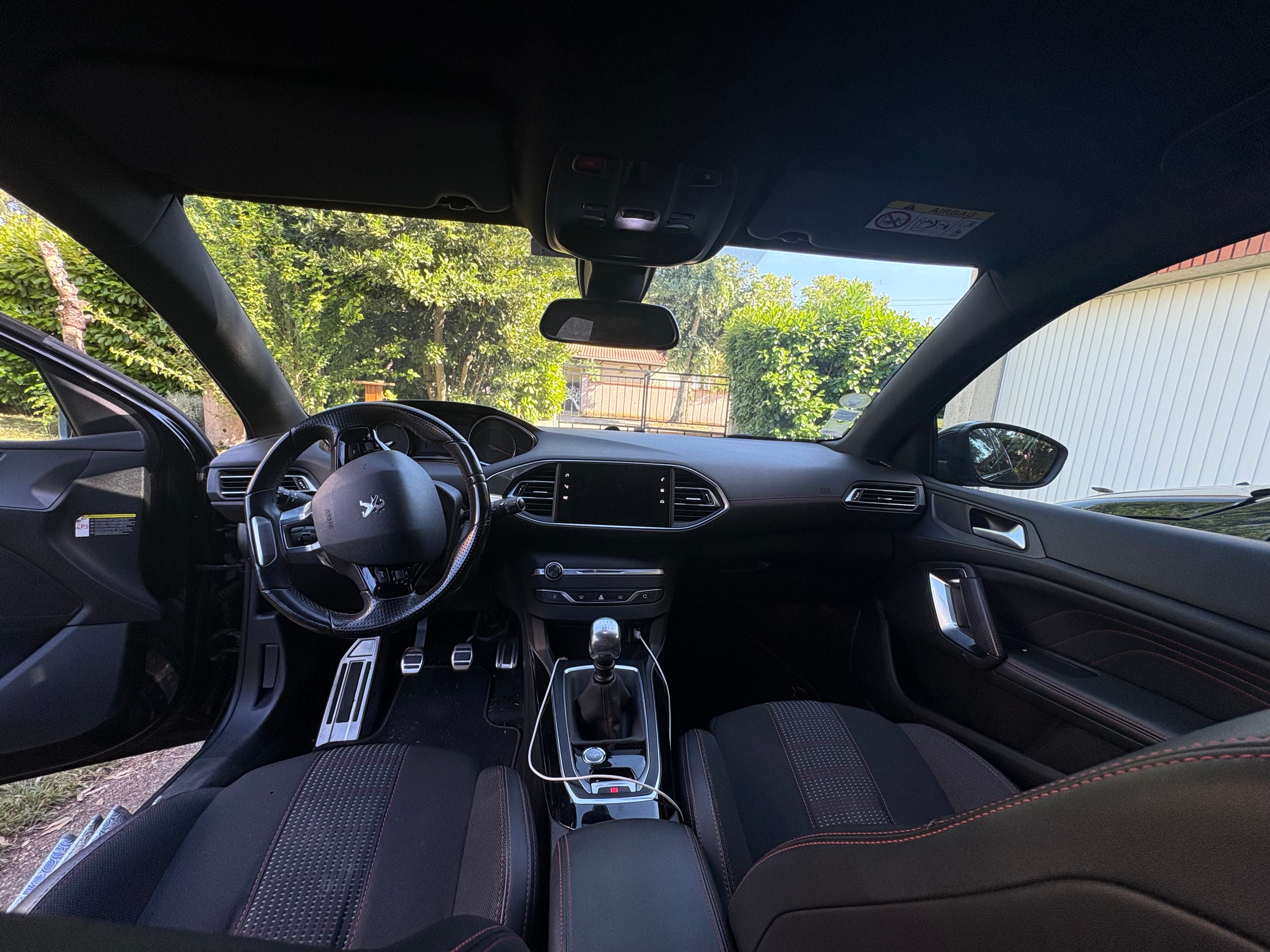 Peugeot 308 GT avec GPS
