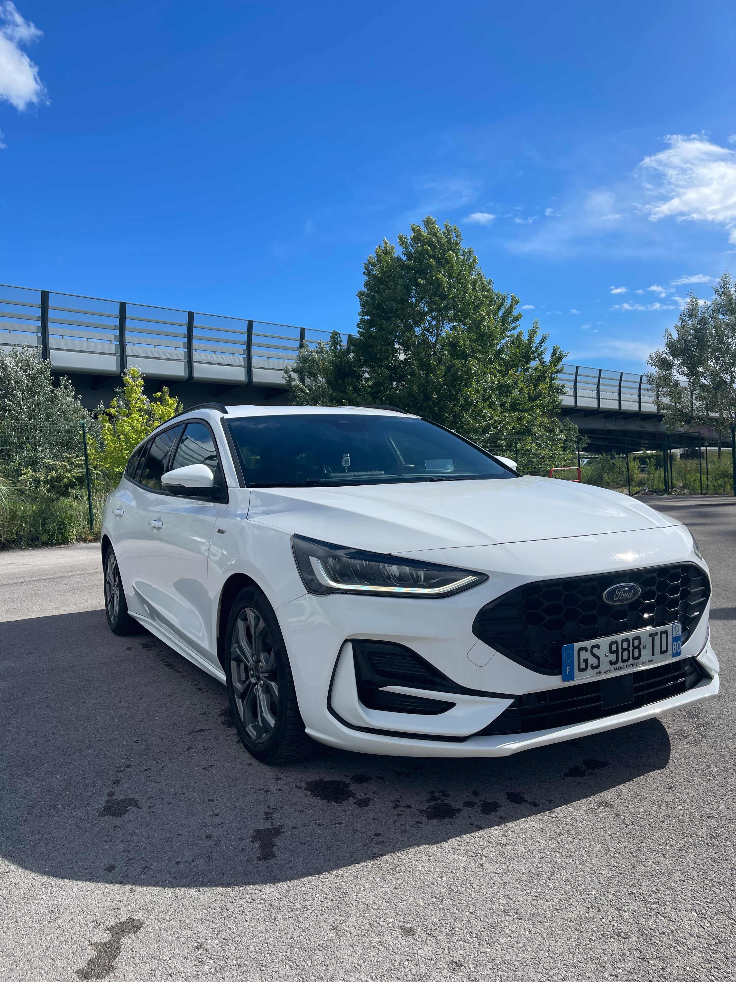 Ford Focus, 2023, Essence 95 / Électrique (hybride)