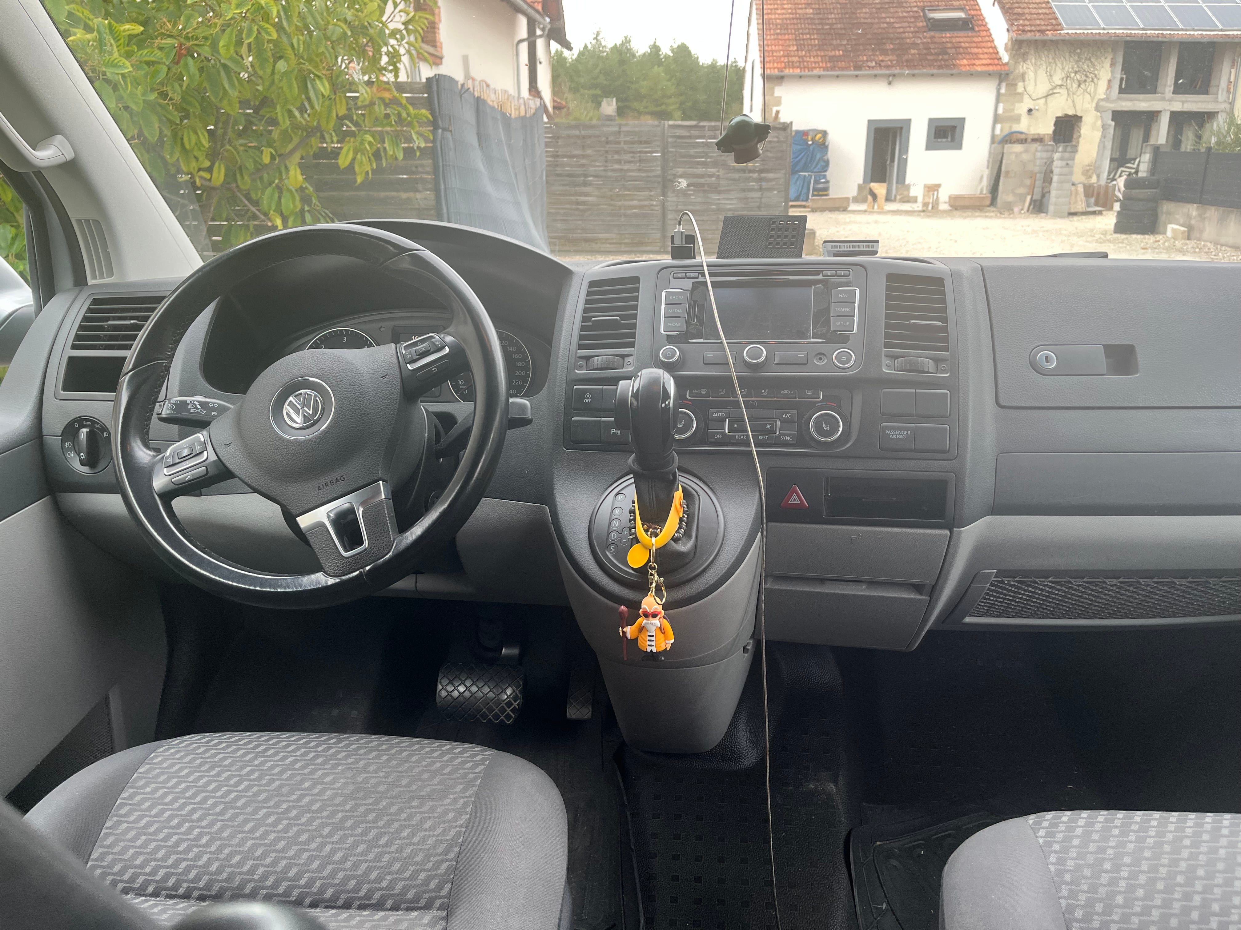 Volkswagen Caravelle avec GPS