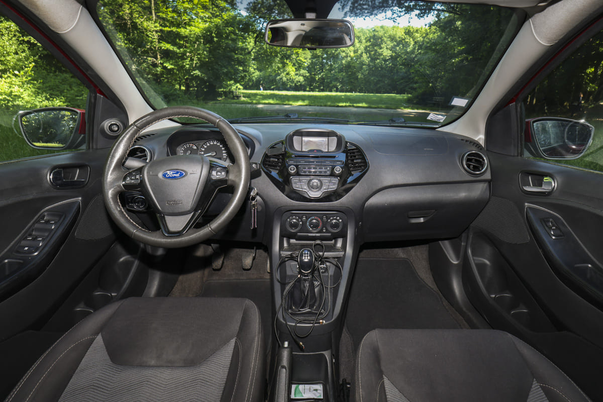 Ford KA+ Ultimate avec Régulateur de vitesse