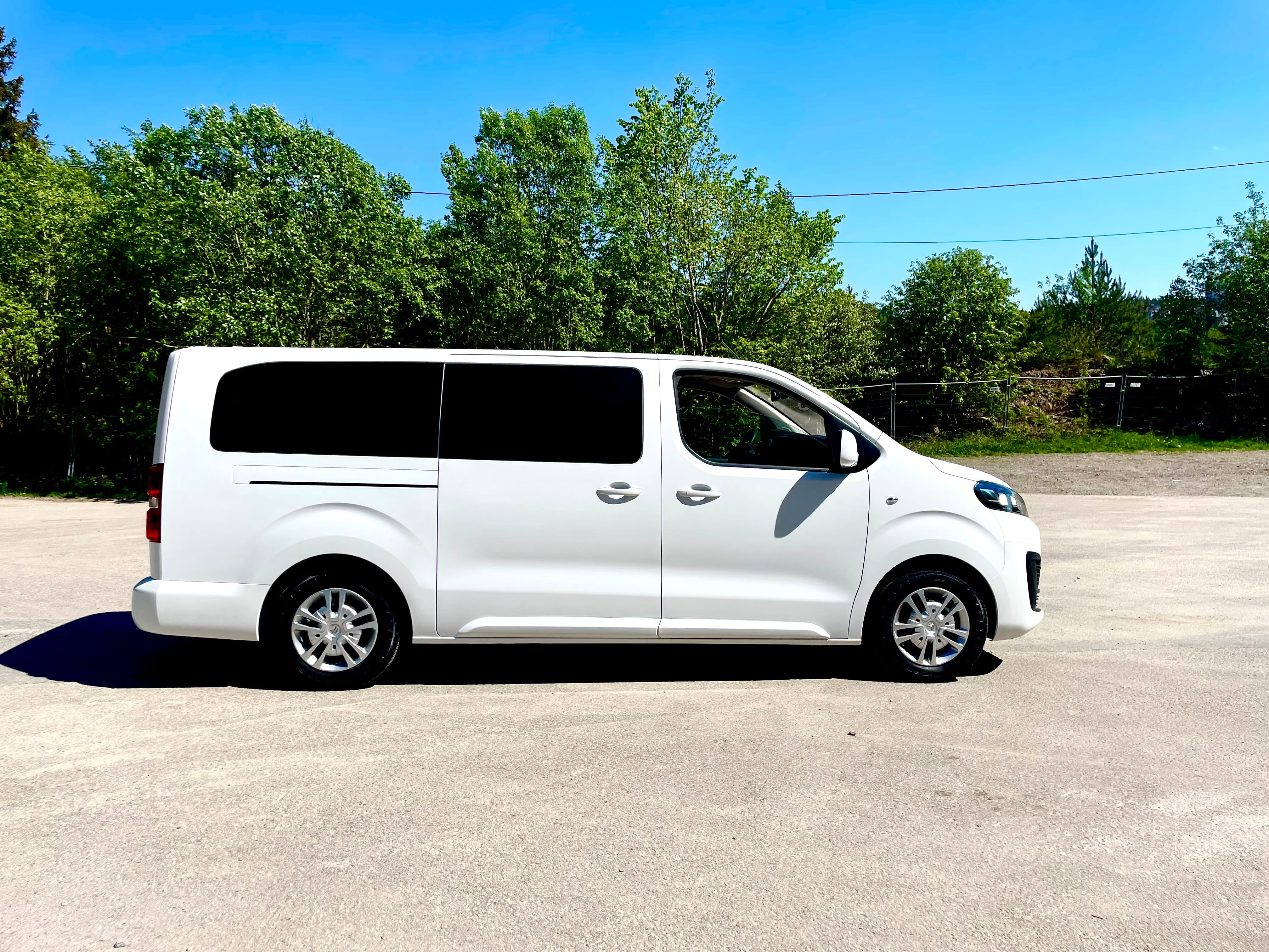 Citroen SpaceTourer 9 seter, 75 KWh 330km WLTP med Aircondition