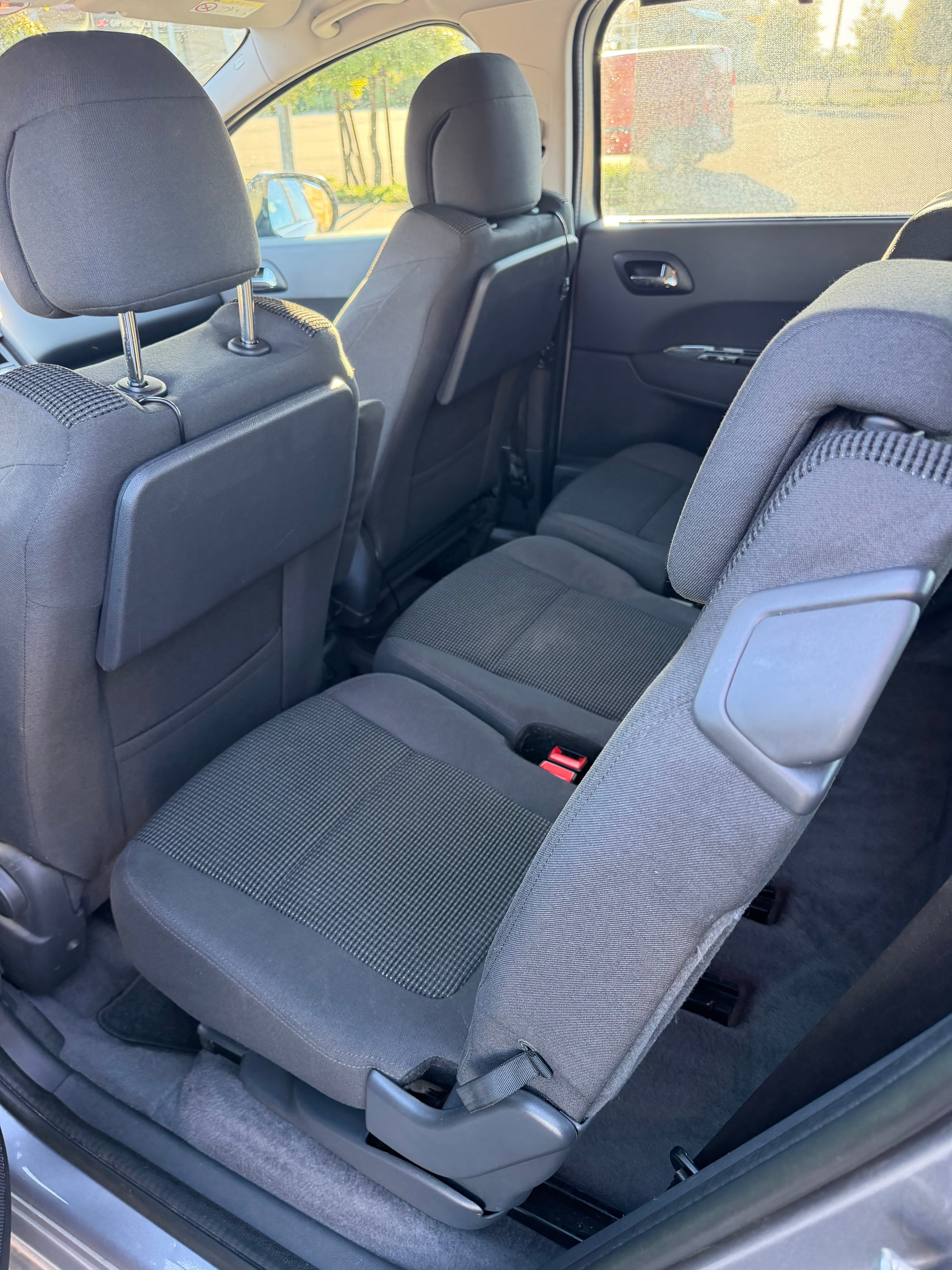 Peugeot 5008 avec Autoradio