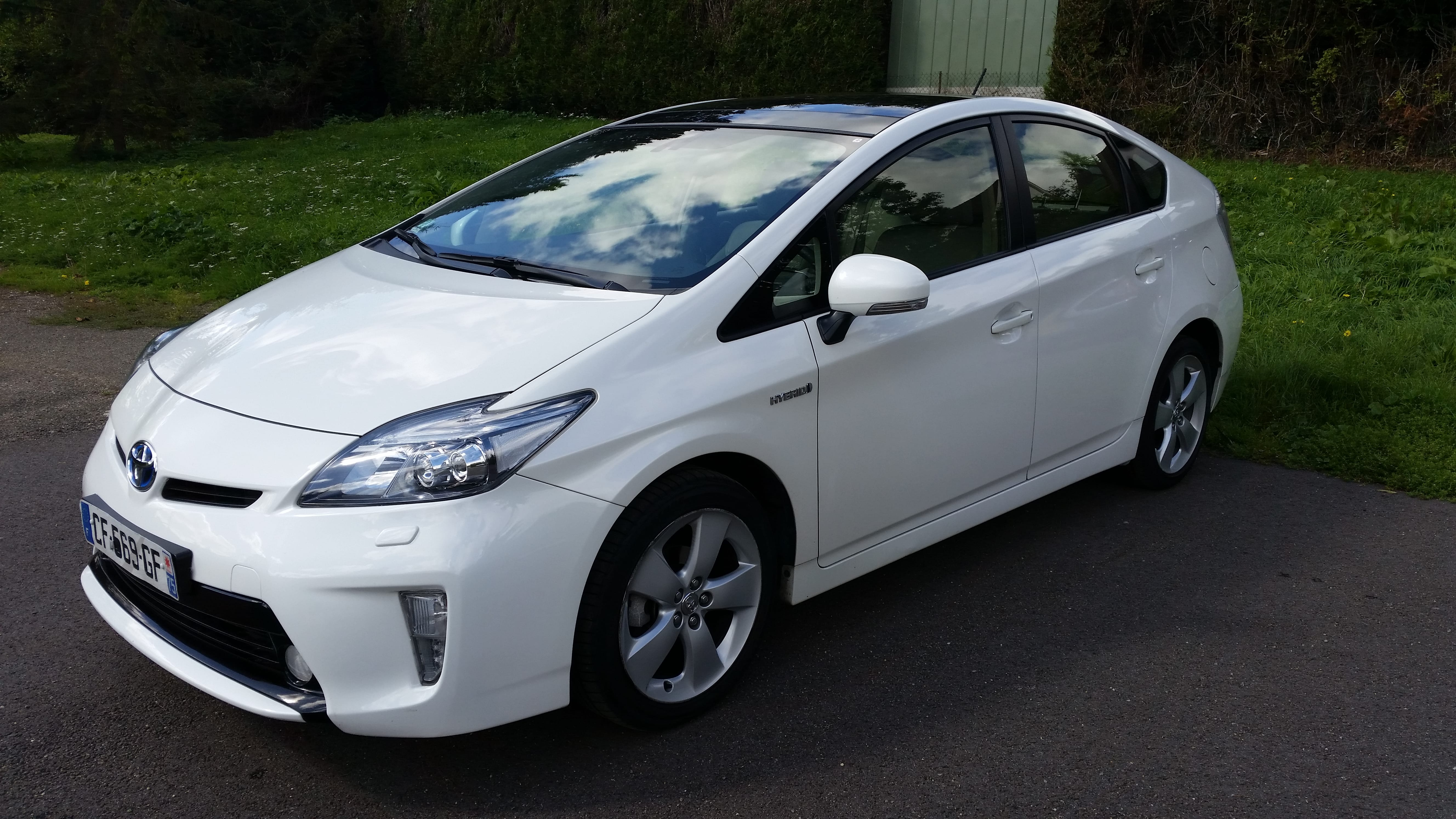 Toyota Prius 3 Lounge Hybride, 2012, Essence 95 / Électrique (hybride), automatique