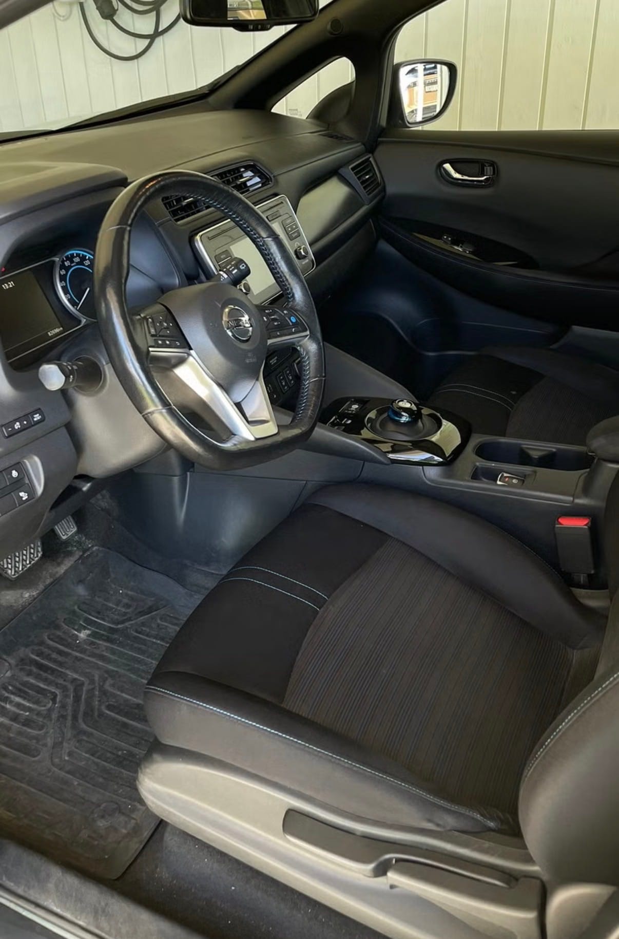 Nissan Leaf mit Navigationsgerät