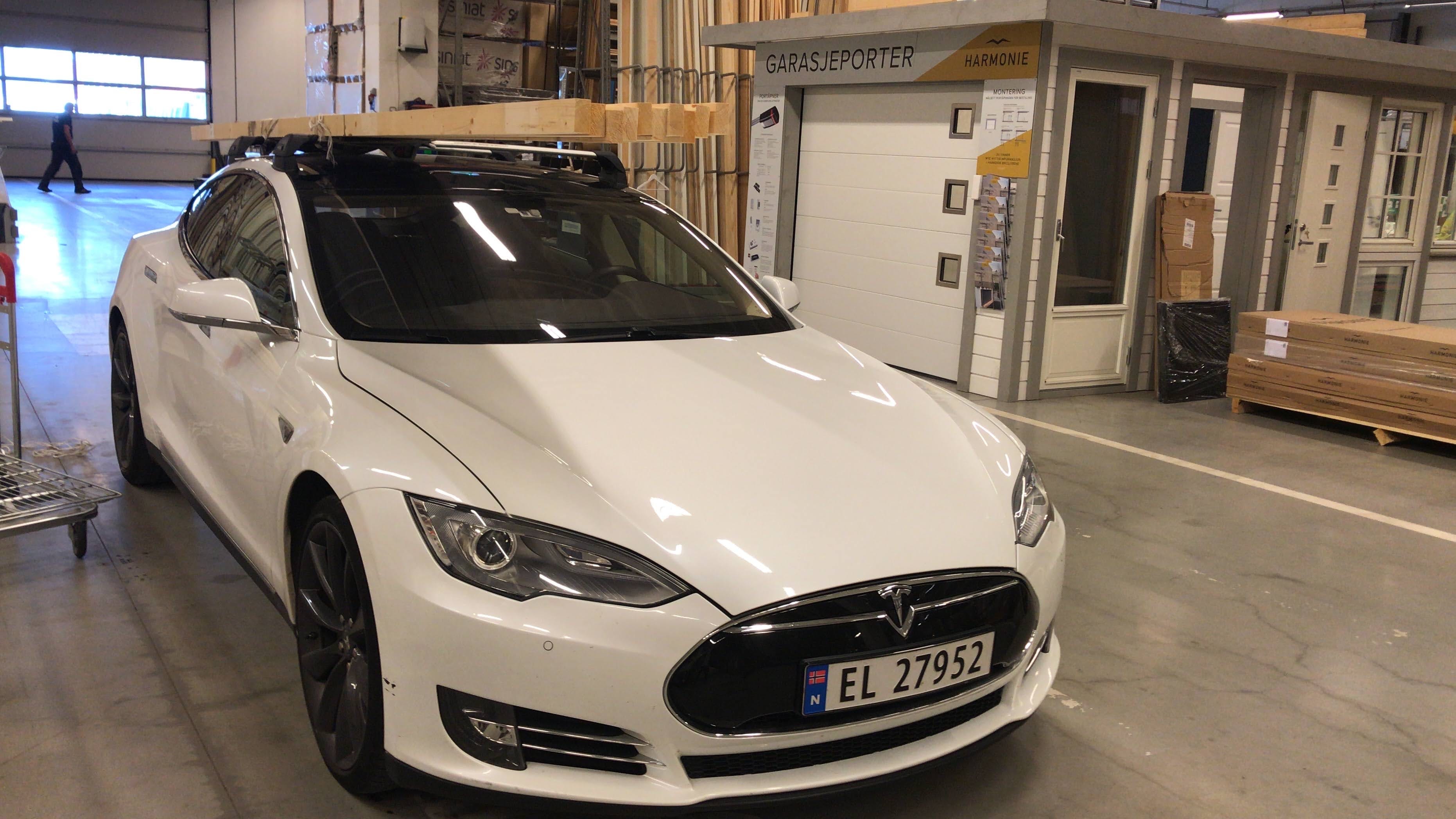 Tesla Model S 85 med Vinterdekk