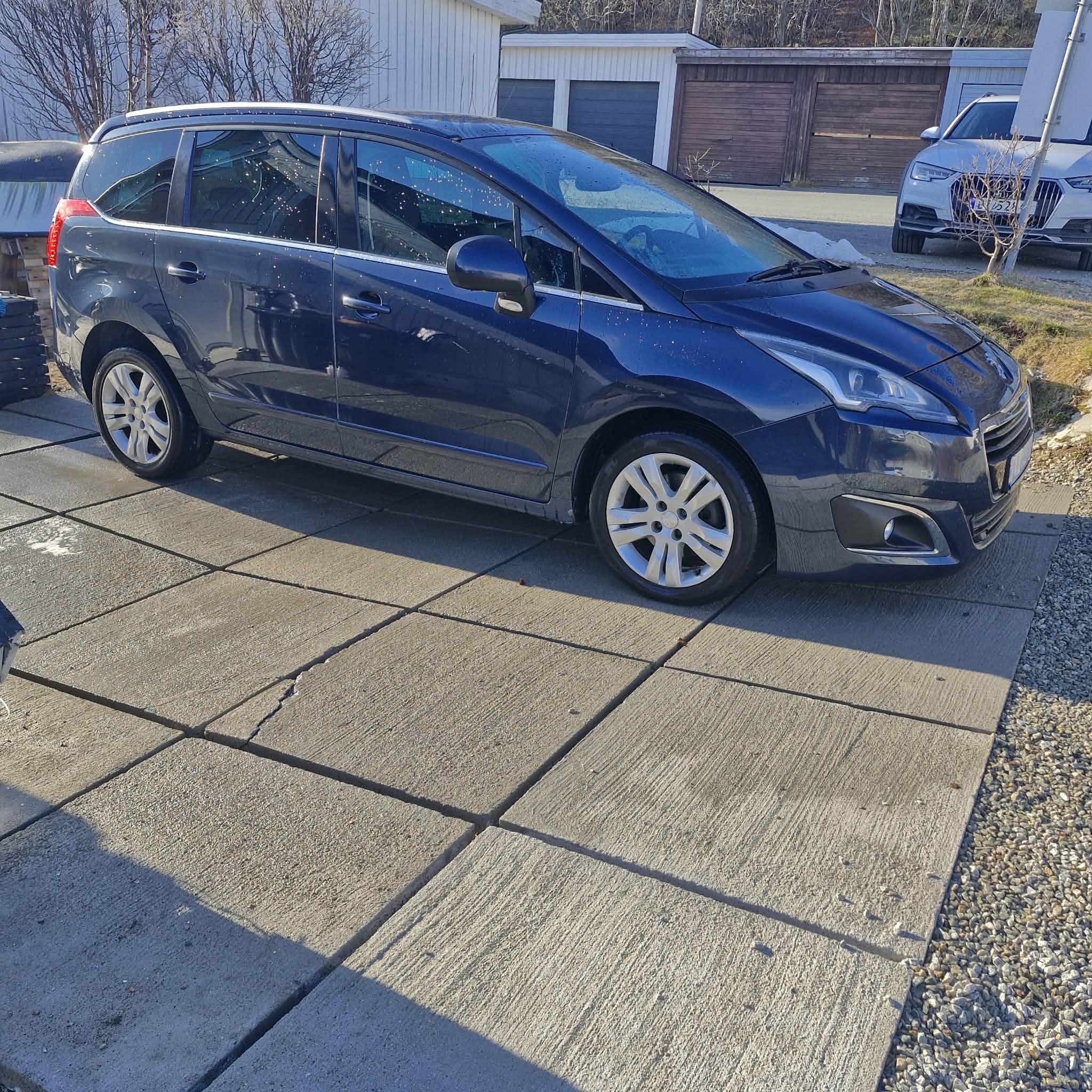 Peugeot 5008 avec Climatisation