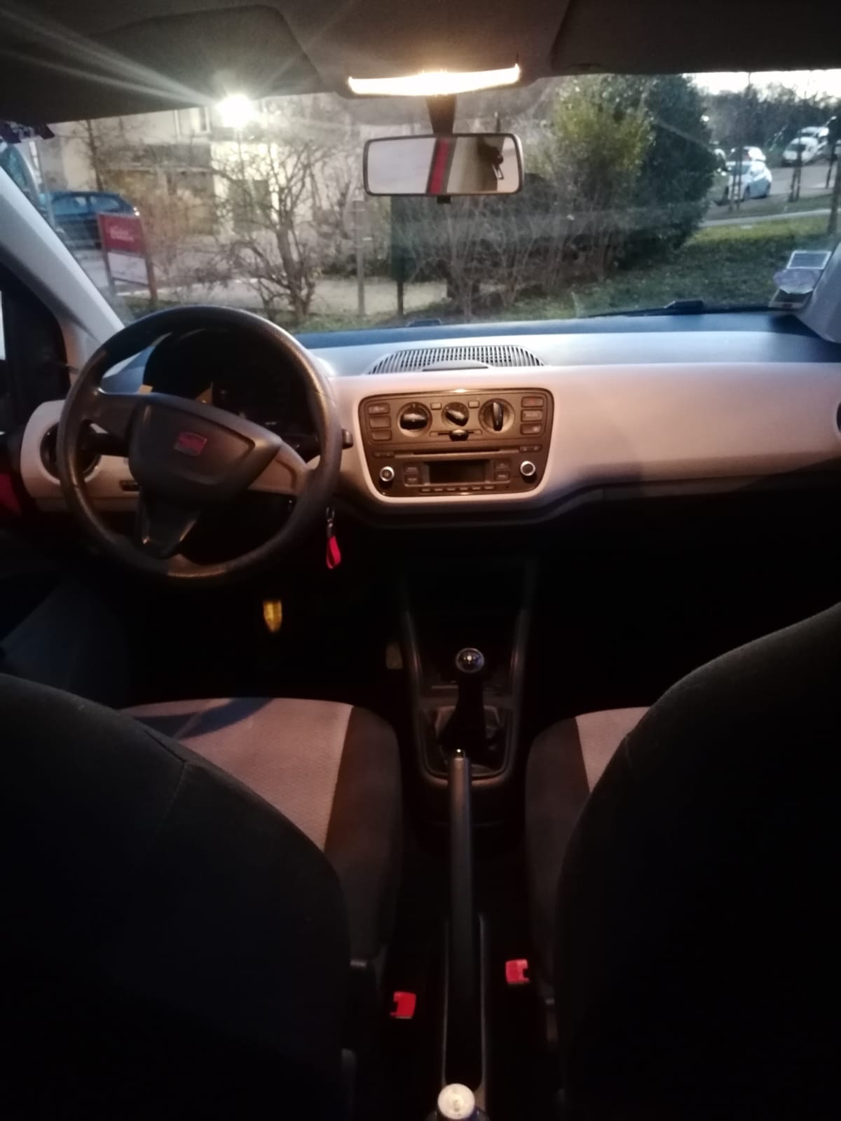 Seat Mii 5 portes vignette suisse avec Pneus neige