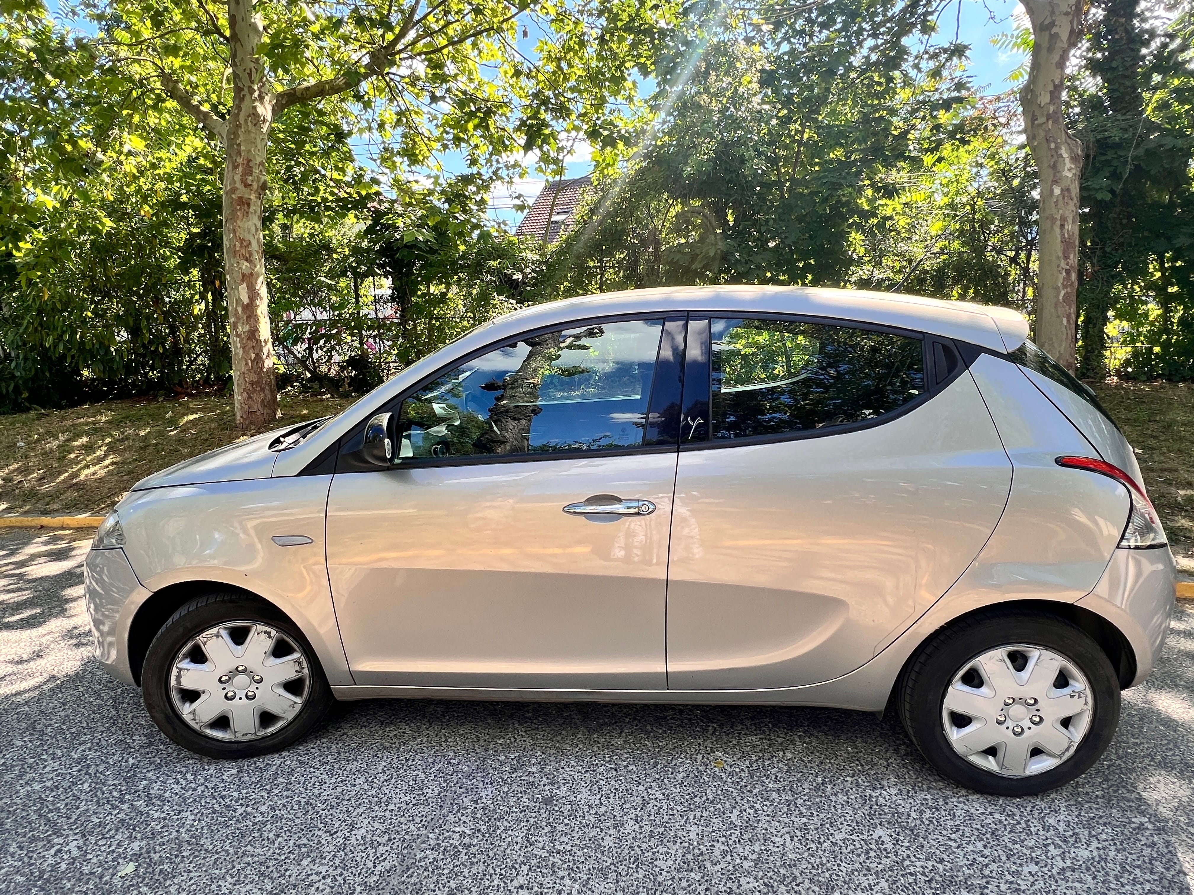 Lancia Ypsilon avec Climatisation