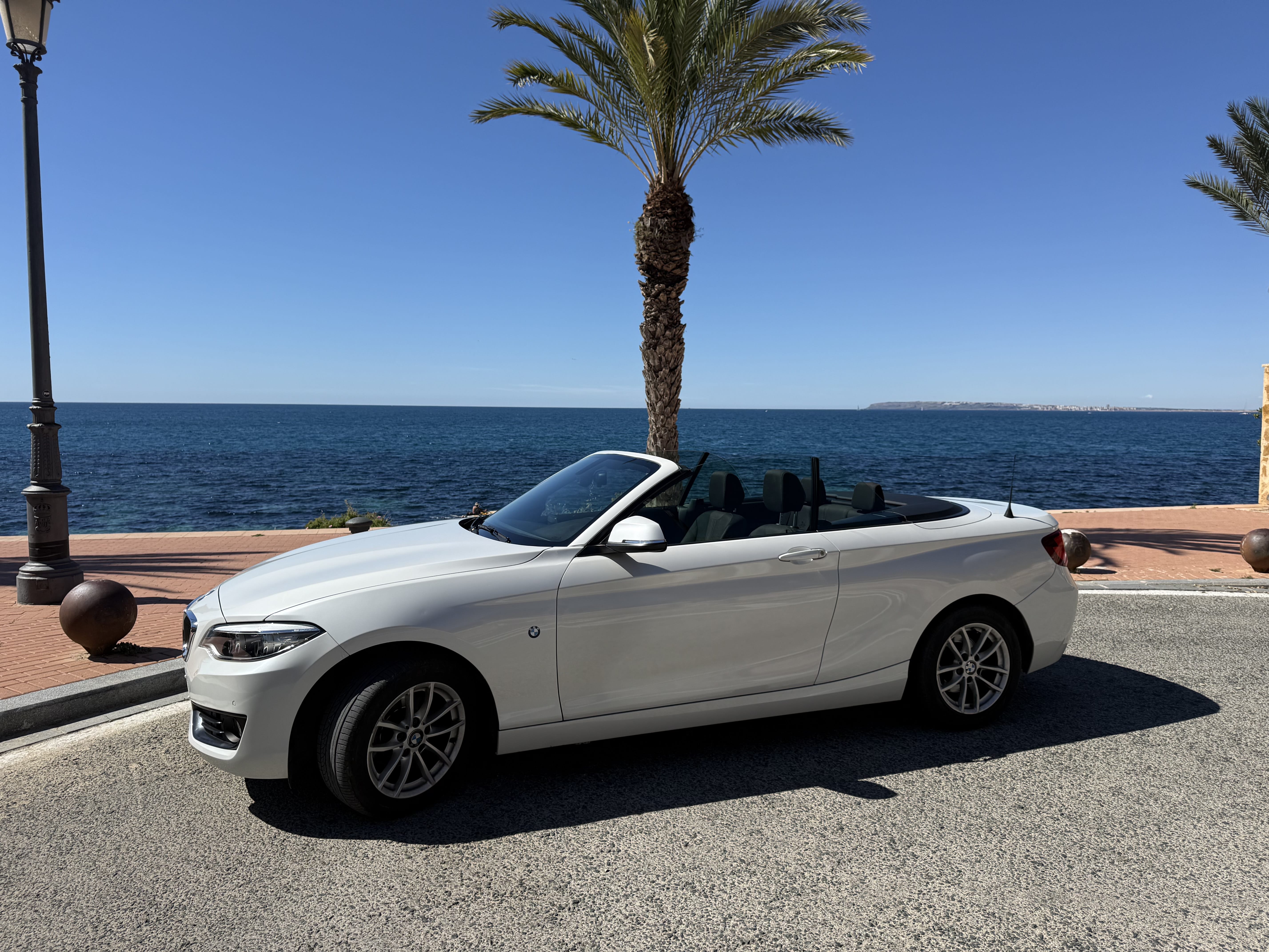 BMW Serie 2 Cabrio mit Autoradio