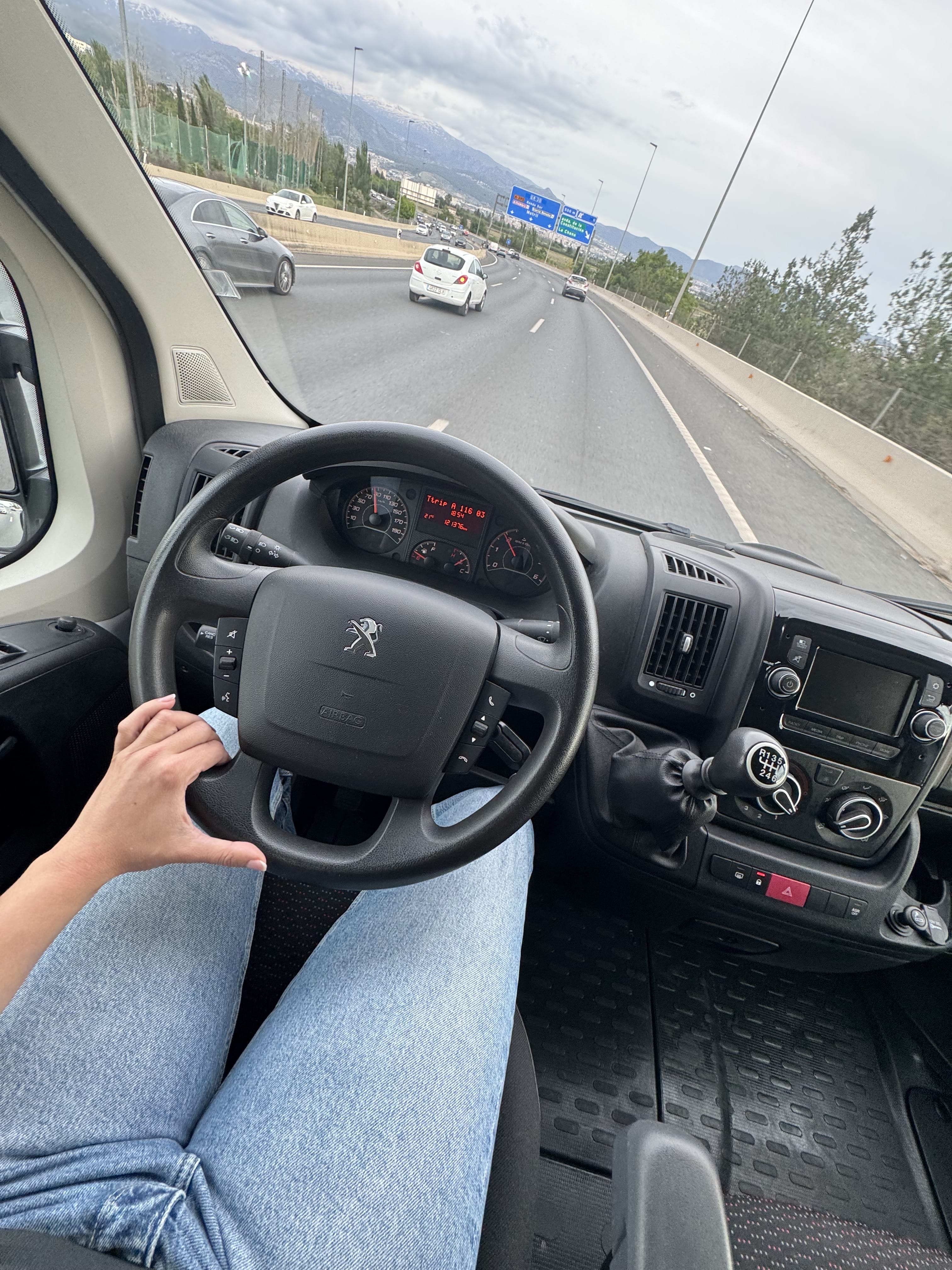 Peugeot Boxer mit Navigationsgerät