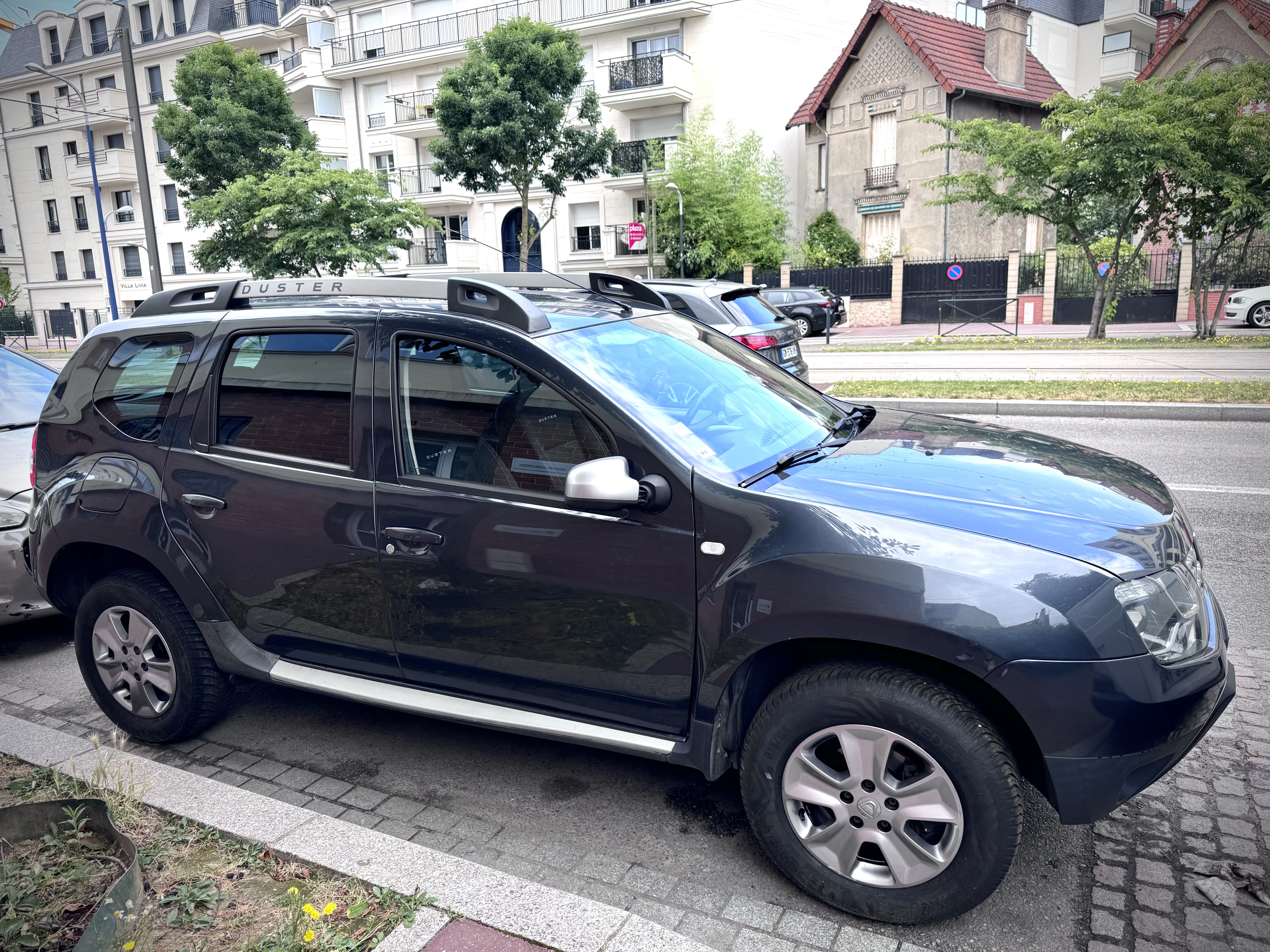 Dacia Duster avec Entrée audio / iPod
