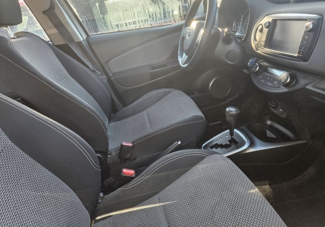 Toyota Yaris Hatchback con Tracción cuatro ruedas