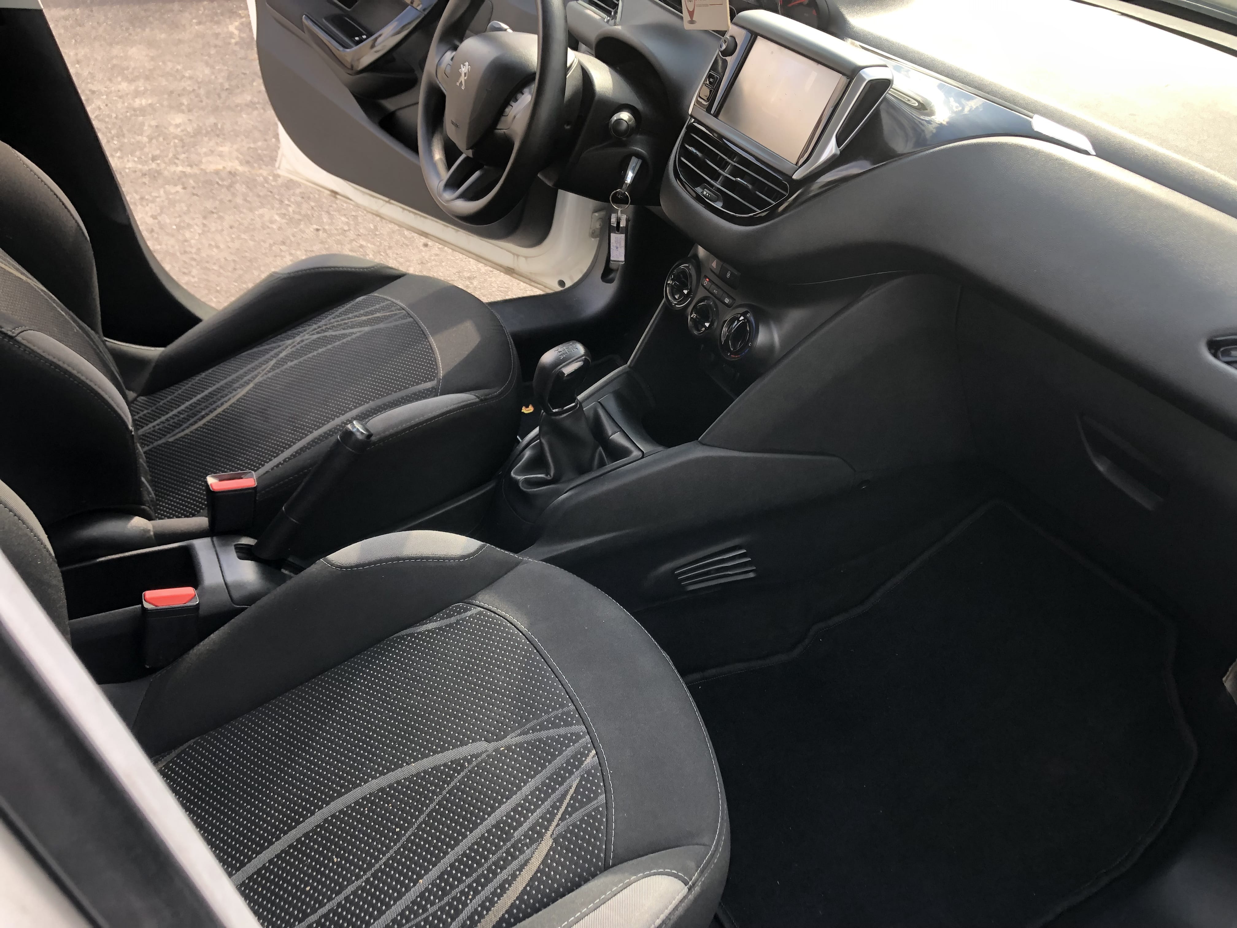 Peugeot 208 Diesel *20036* DB689VP