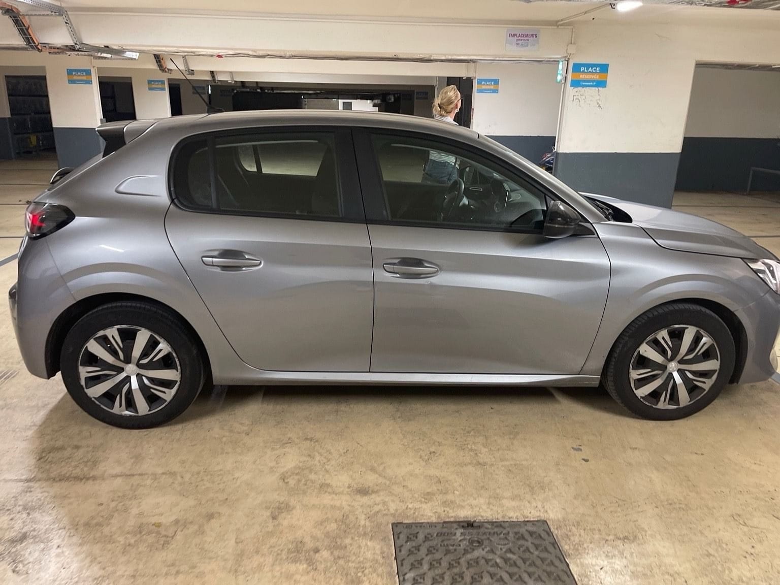 Peugeot 208 avec Climatisation