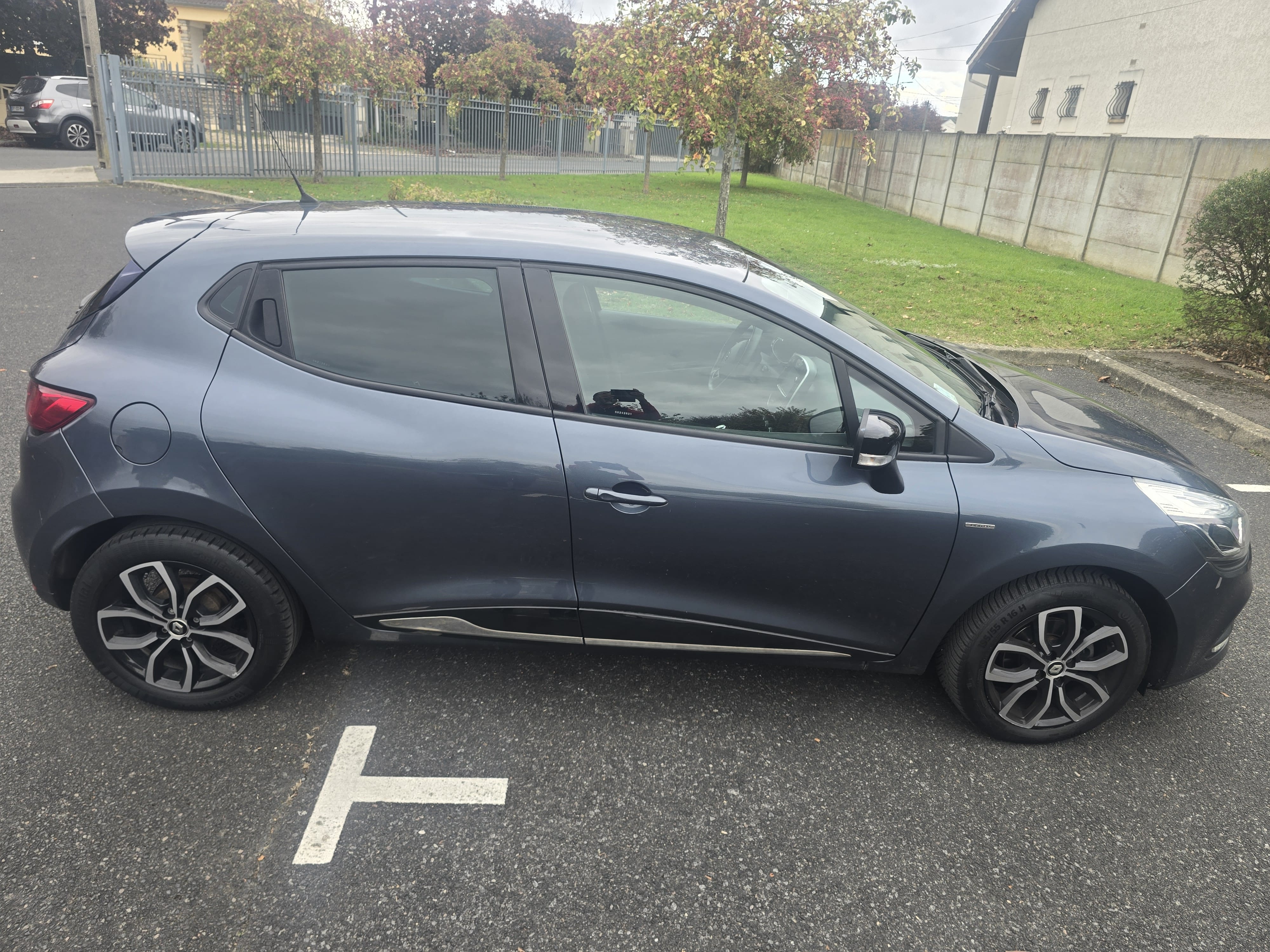 Renault Clio avec Climatisation