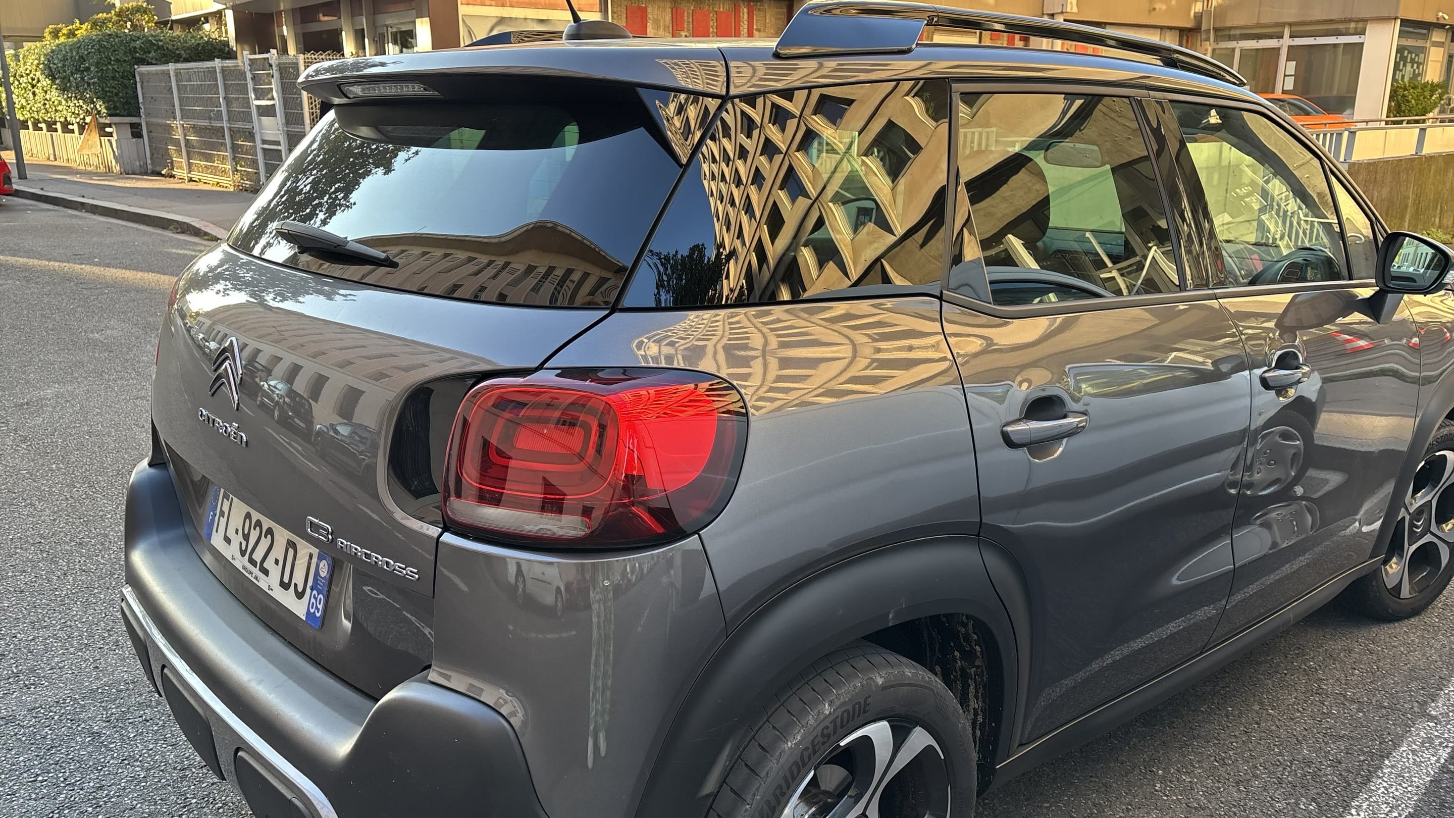 Citroen C3 Aircross Série Shine - centre de lyon avec GPS