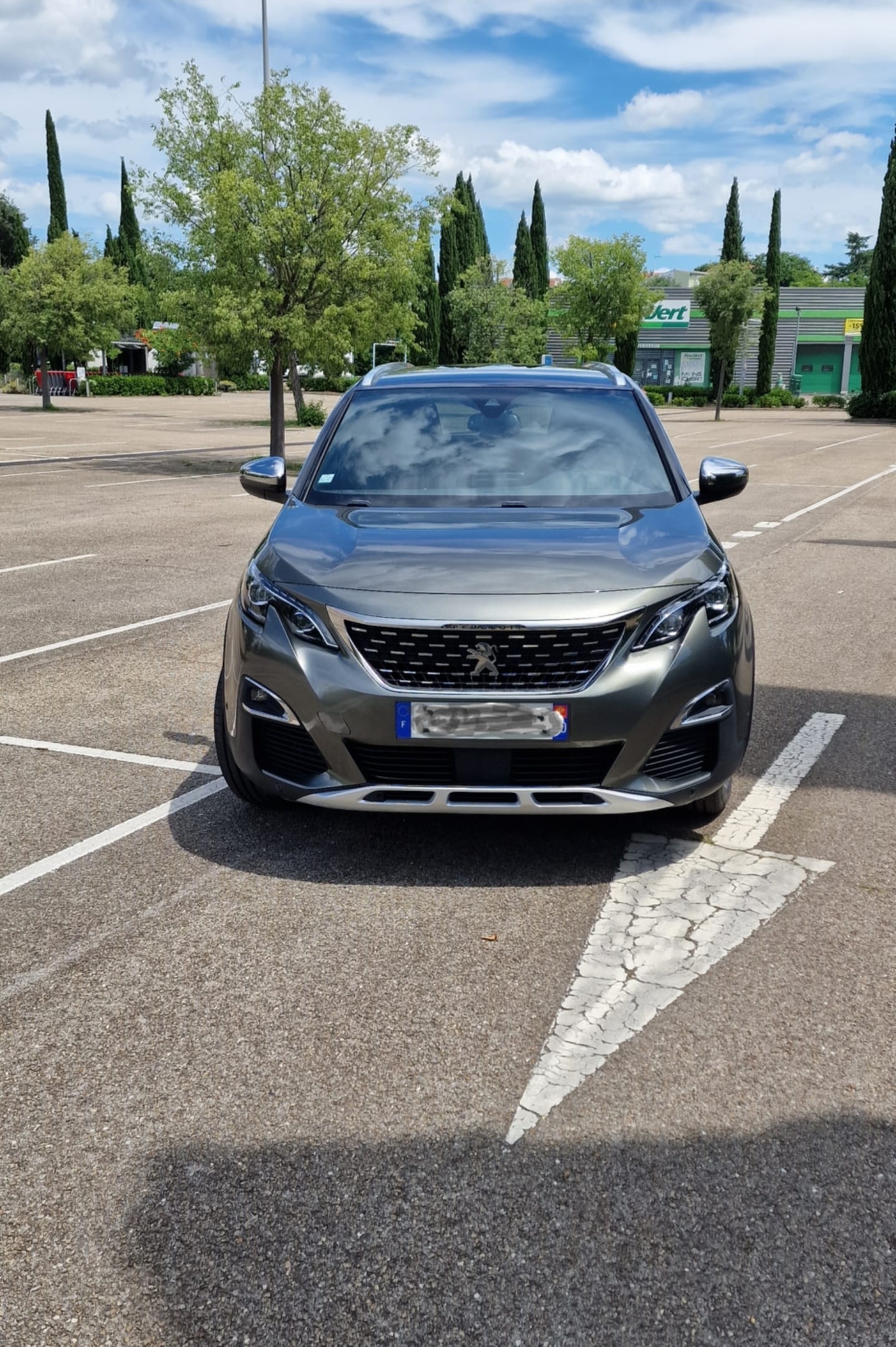 Peugeot 5008 avec GPS