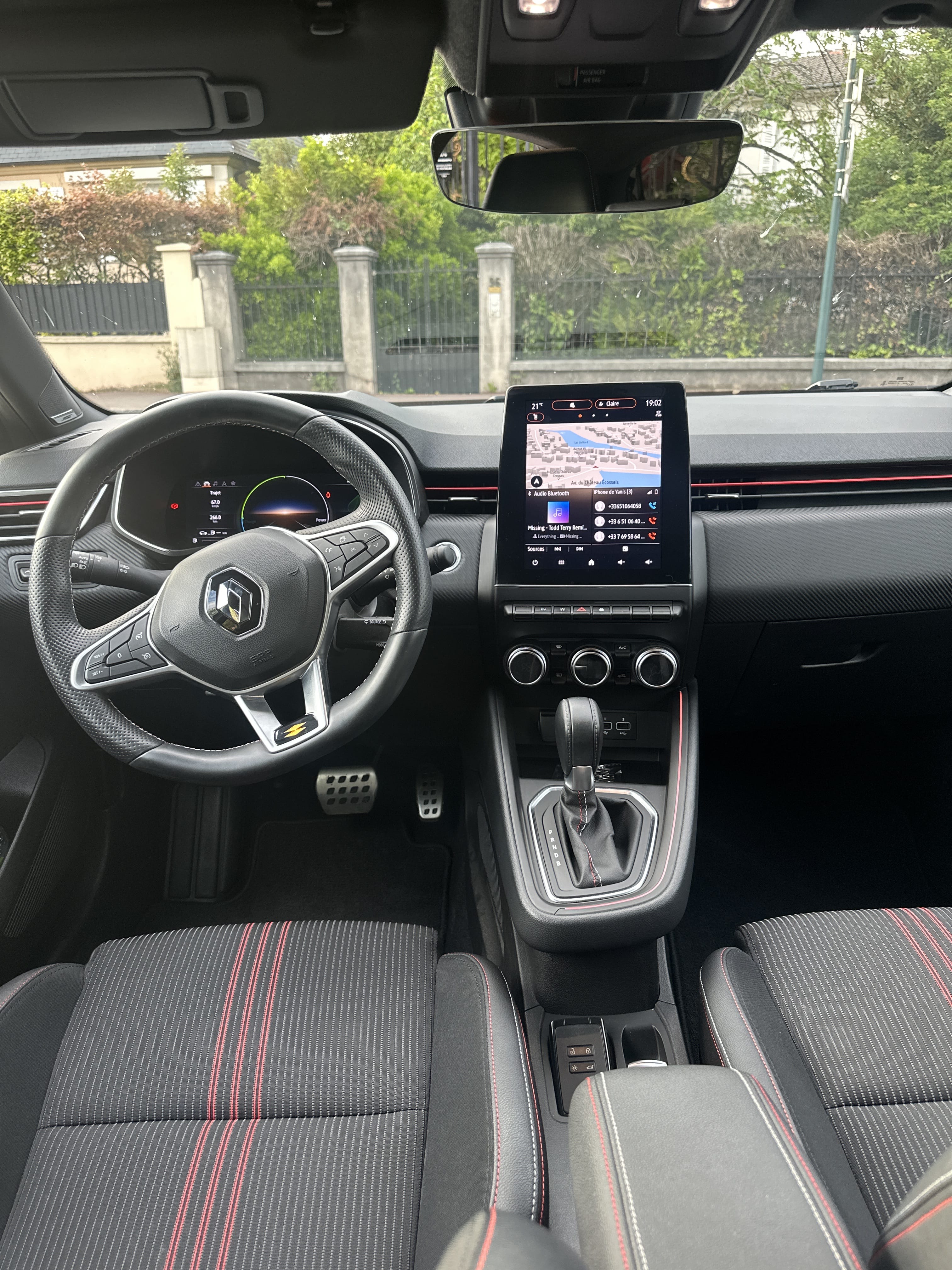 Renault Clio E-tech avec GPS