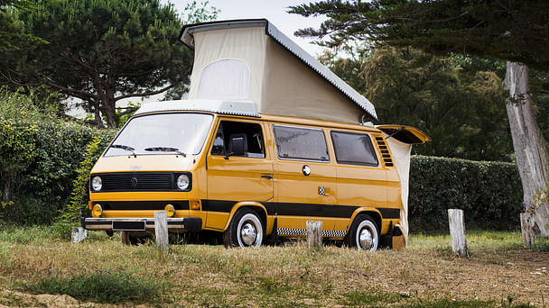 Volkswagen Transporter Combi Van Westfalia camping-car en location de vacance à l'île d'Oléron avec Siège bébé
