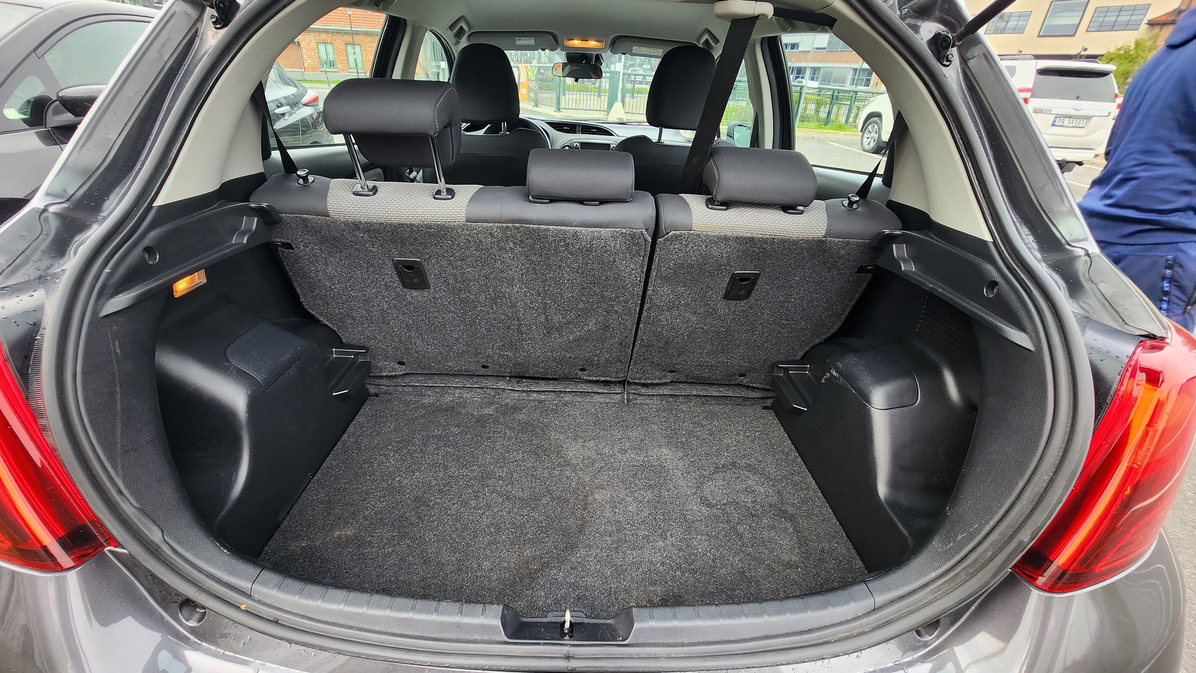 Toyota Yaris Hybrid 1,5 Bensin/Hybrid, Automat med Lydinngang