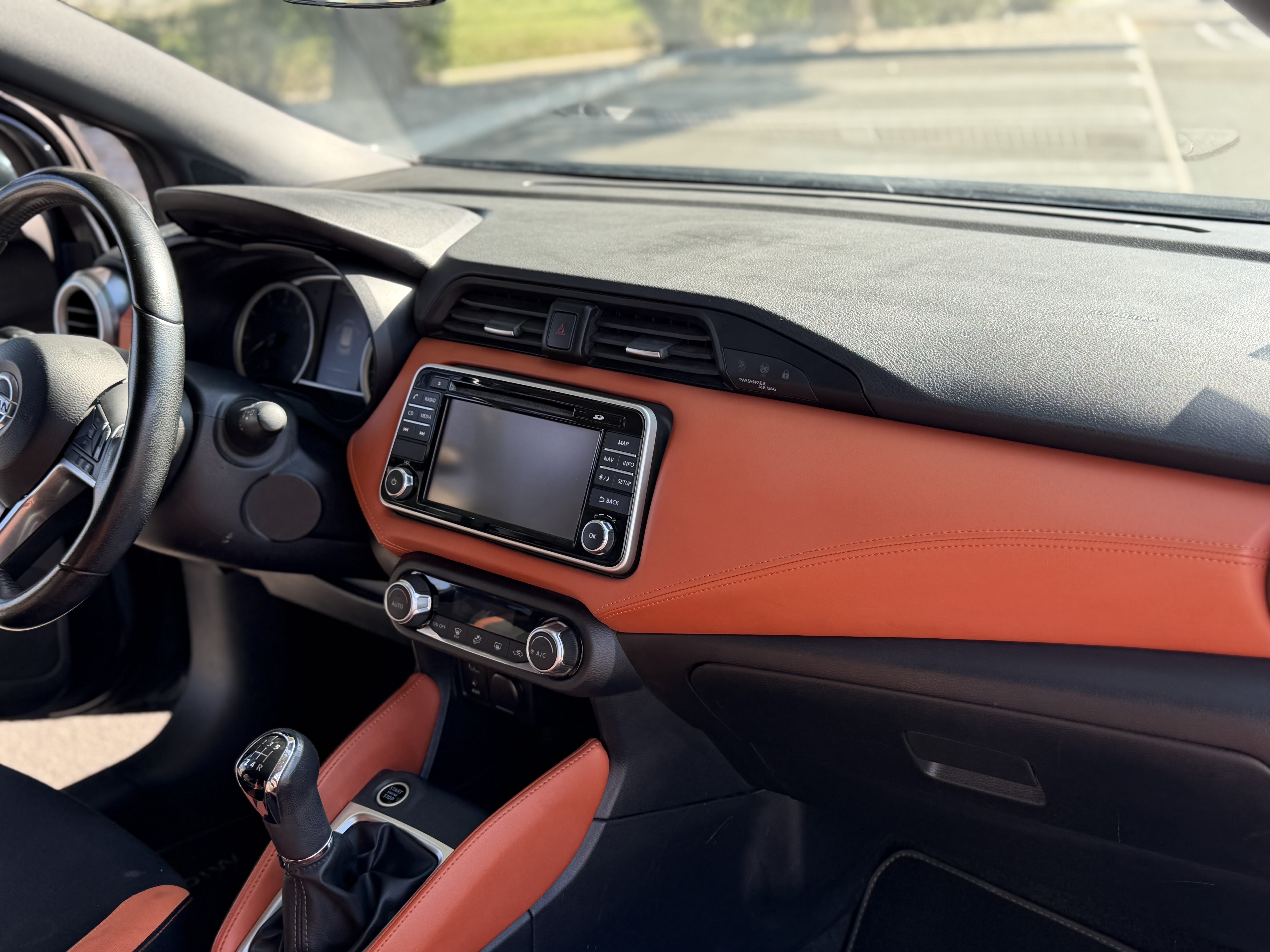 Nissan Micra avec Siège bébé