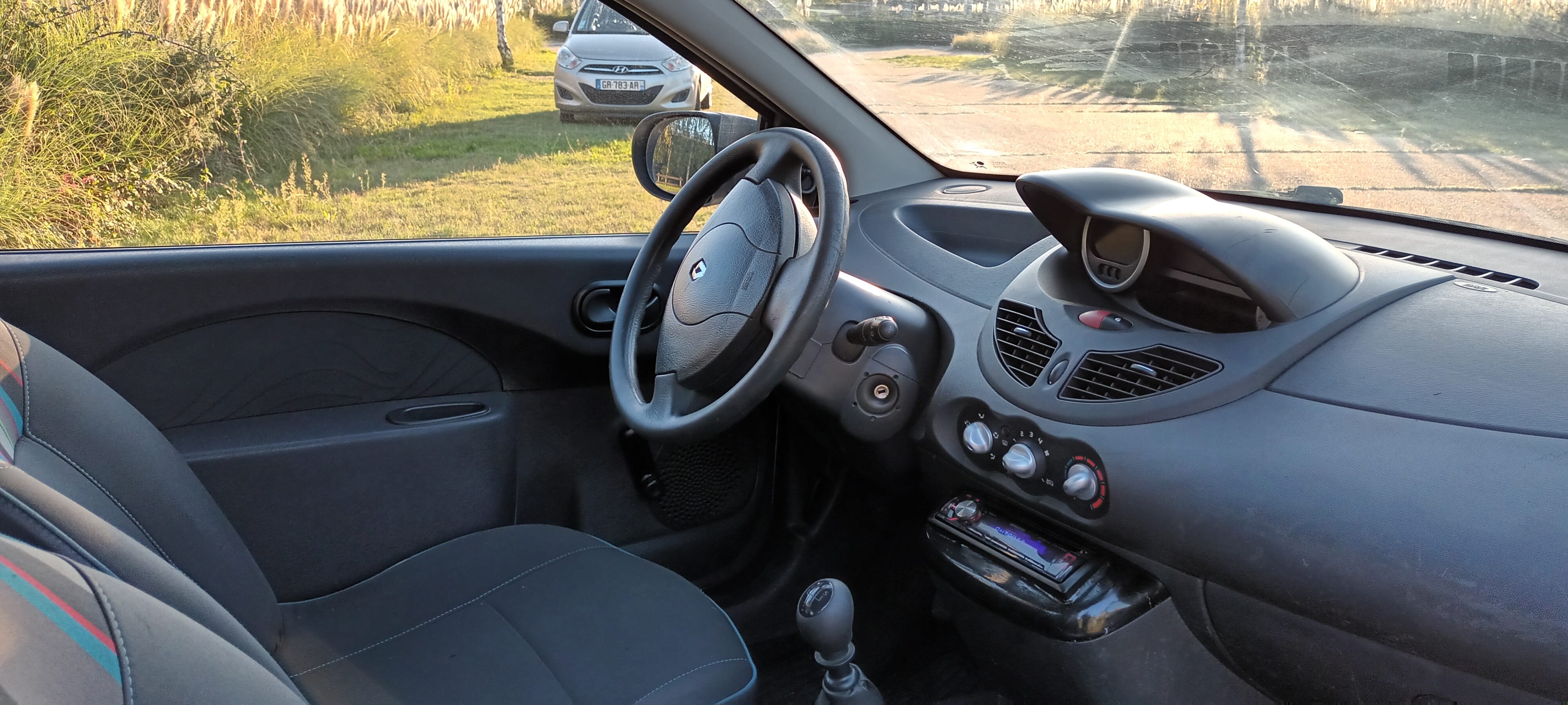 Renault Twingo avec Autoradio