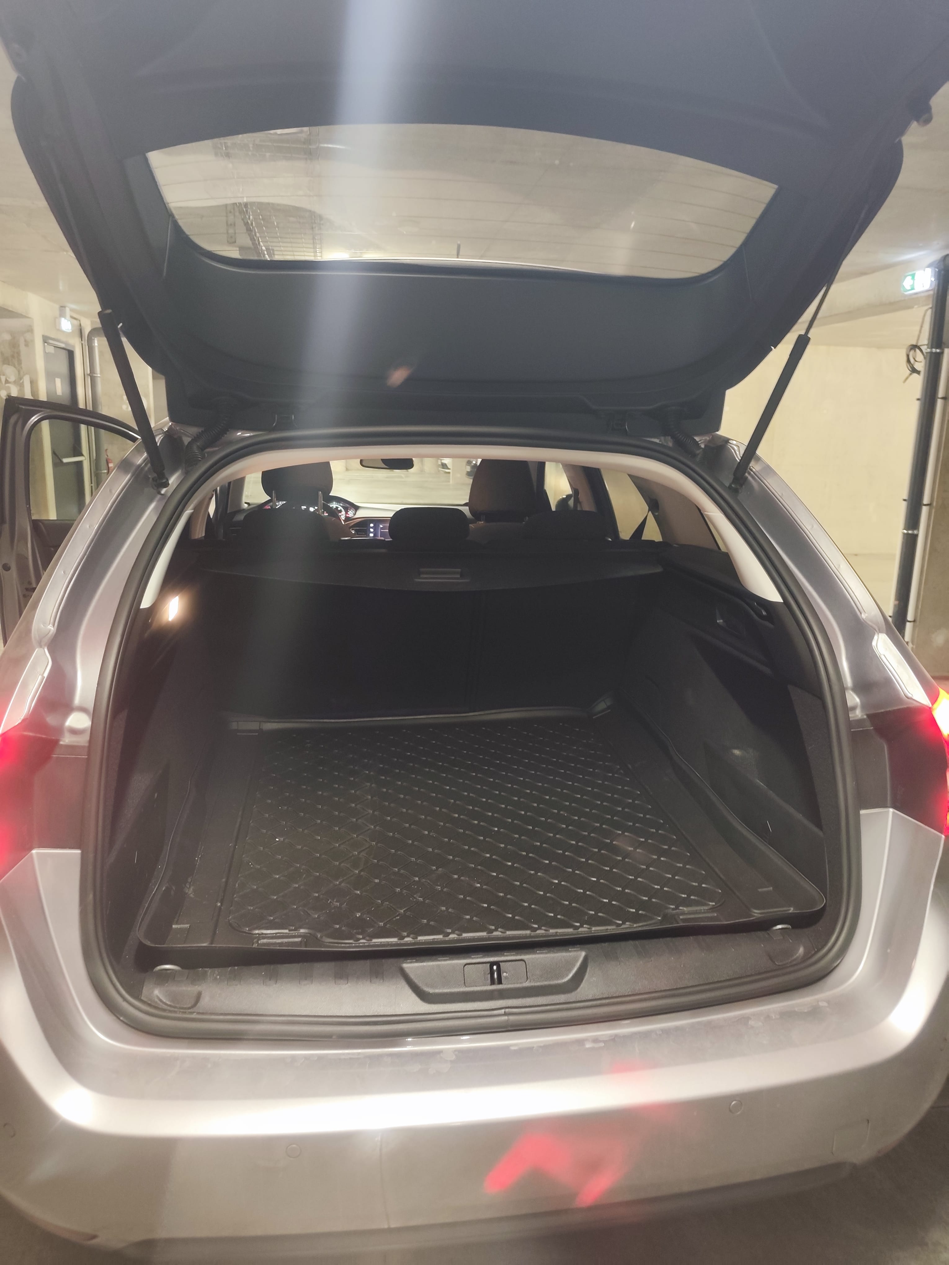 Peugeot 308 SW avec GPS