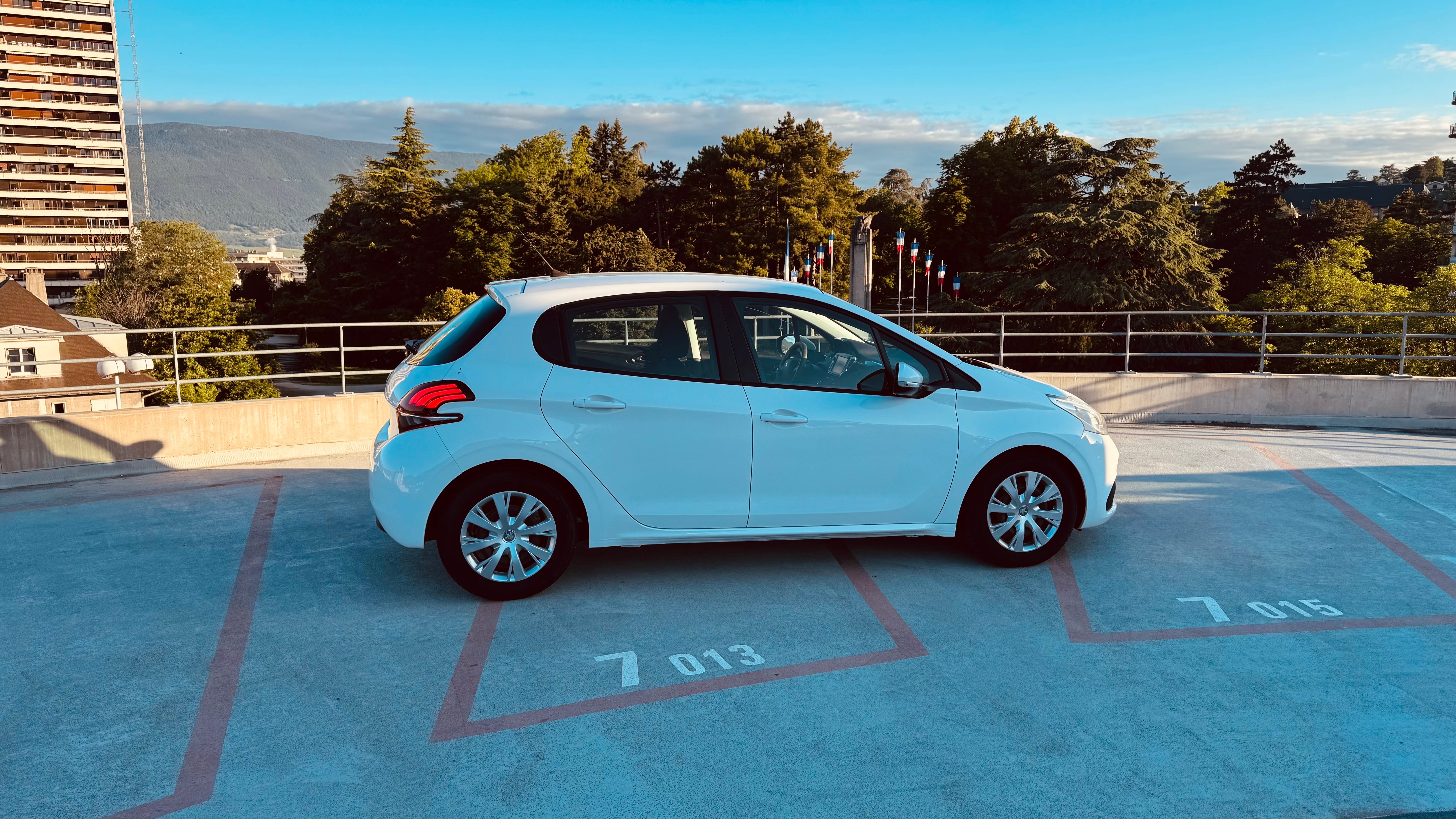 Peugeot 208 avec Climatisation