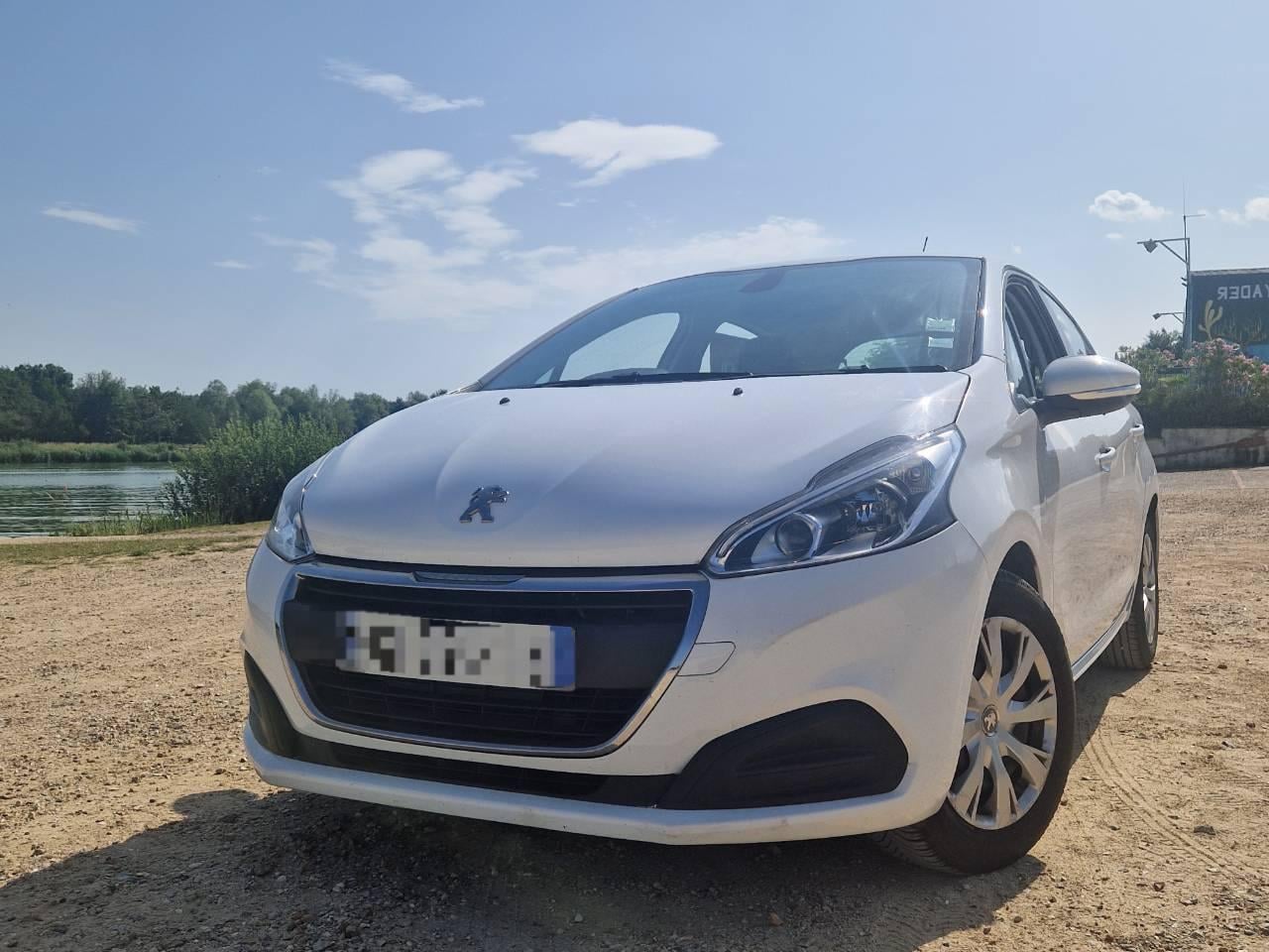Peugeot 208, 2015, Essence 95