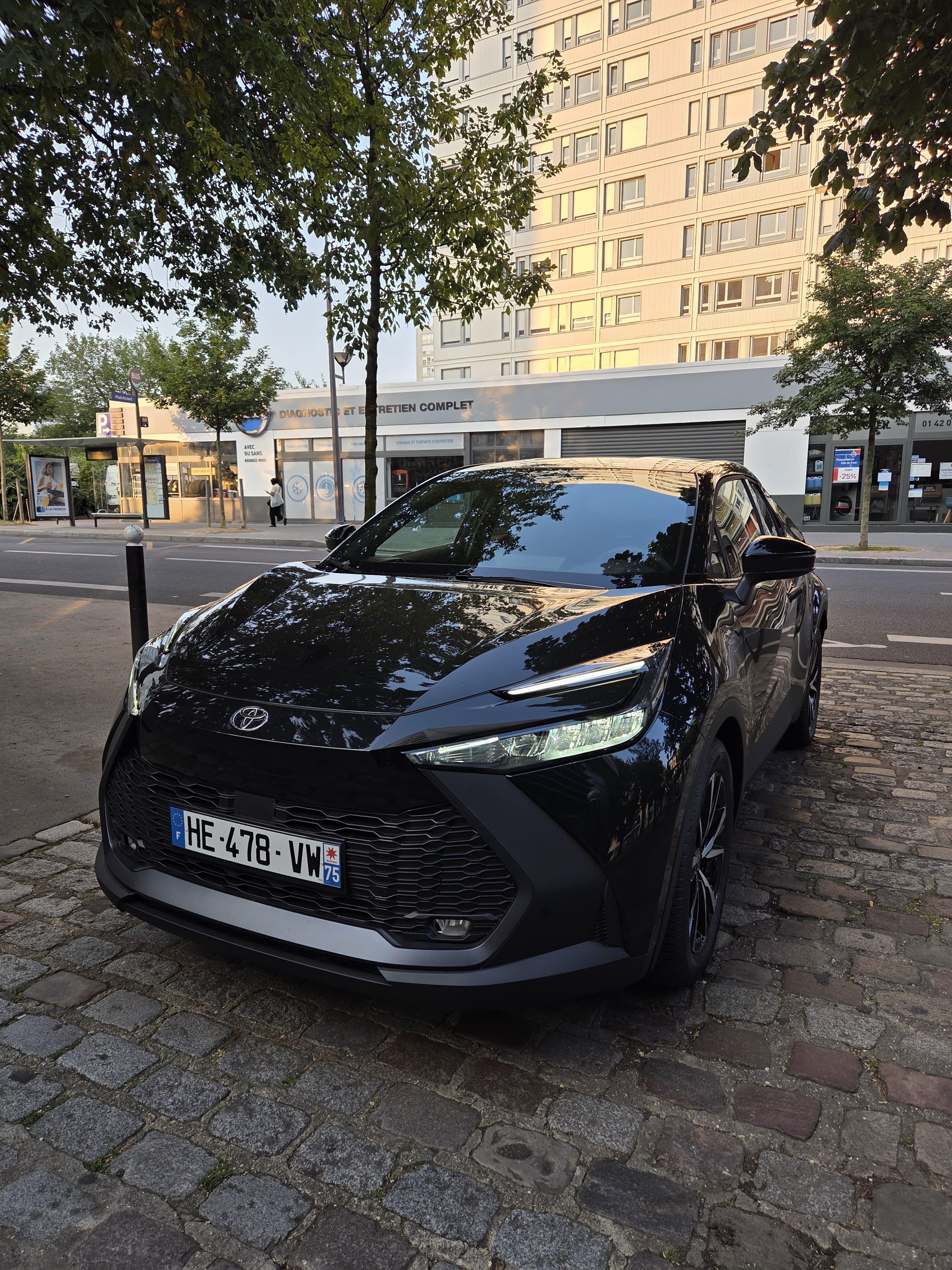 Toyota C-HR Hybrid, 2025, Essence 95 / Électrique (hybride), automatique