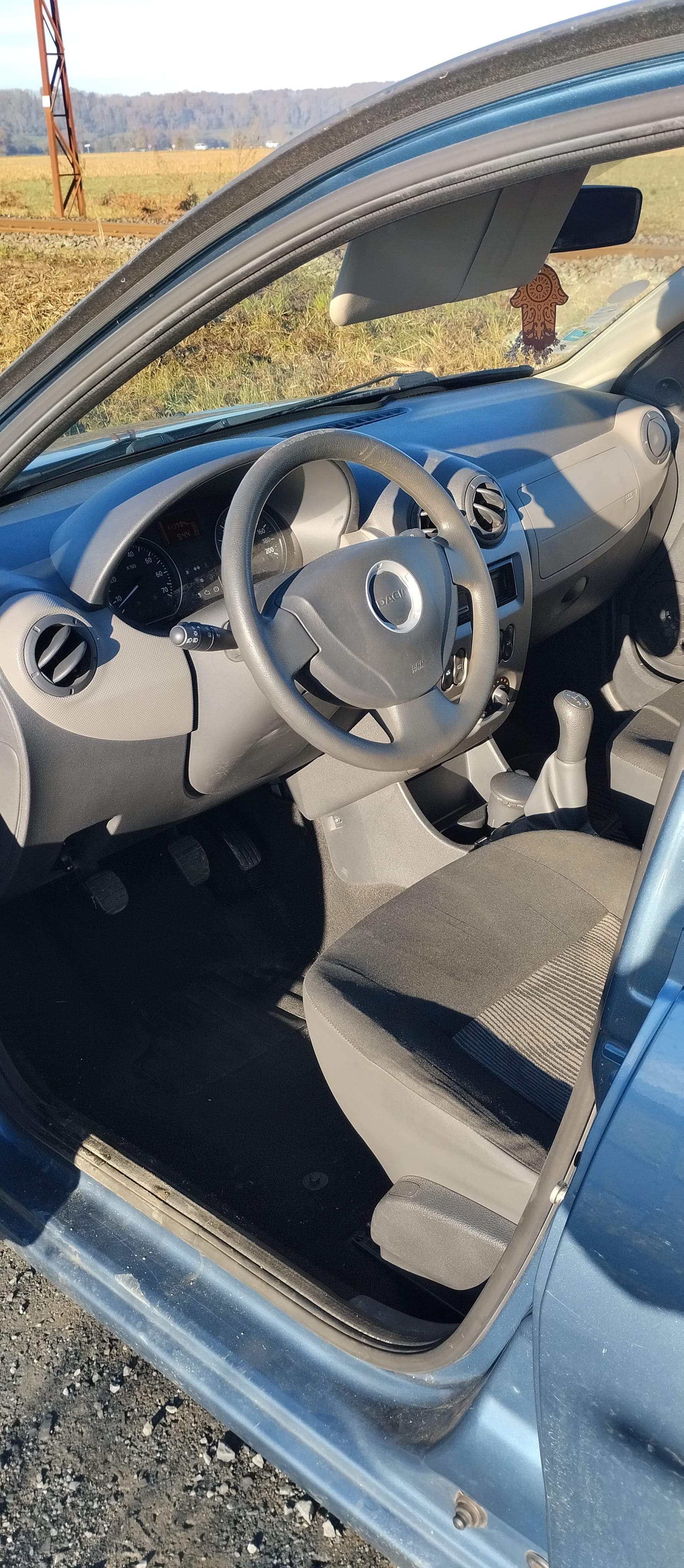 Dacia Sandero 1.4 MPI avec Chaines